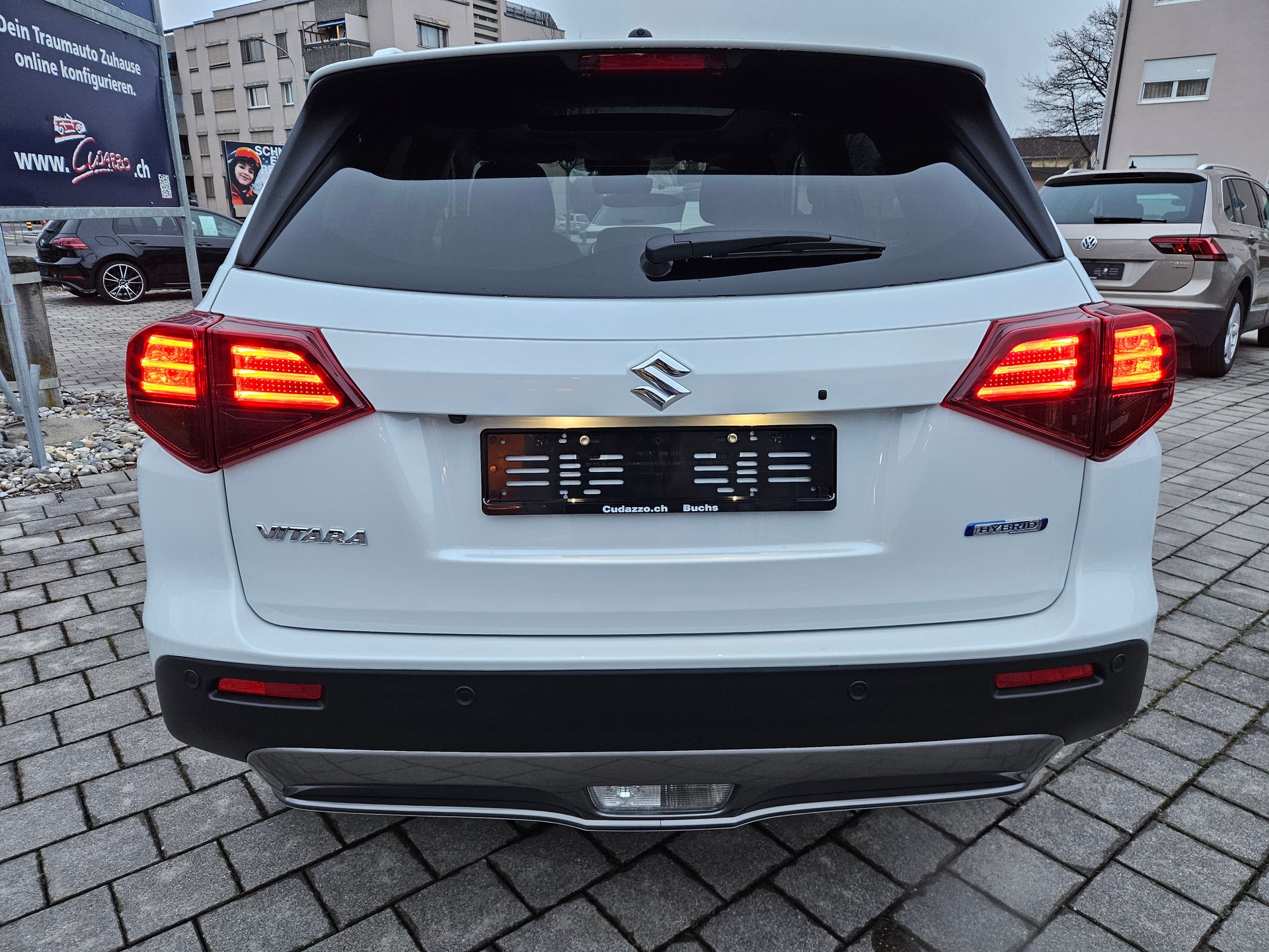 SUZUKI Vitara 1.4 Boosterjet Compact Top 4x4 Hybrid-image-6