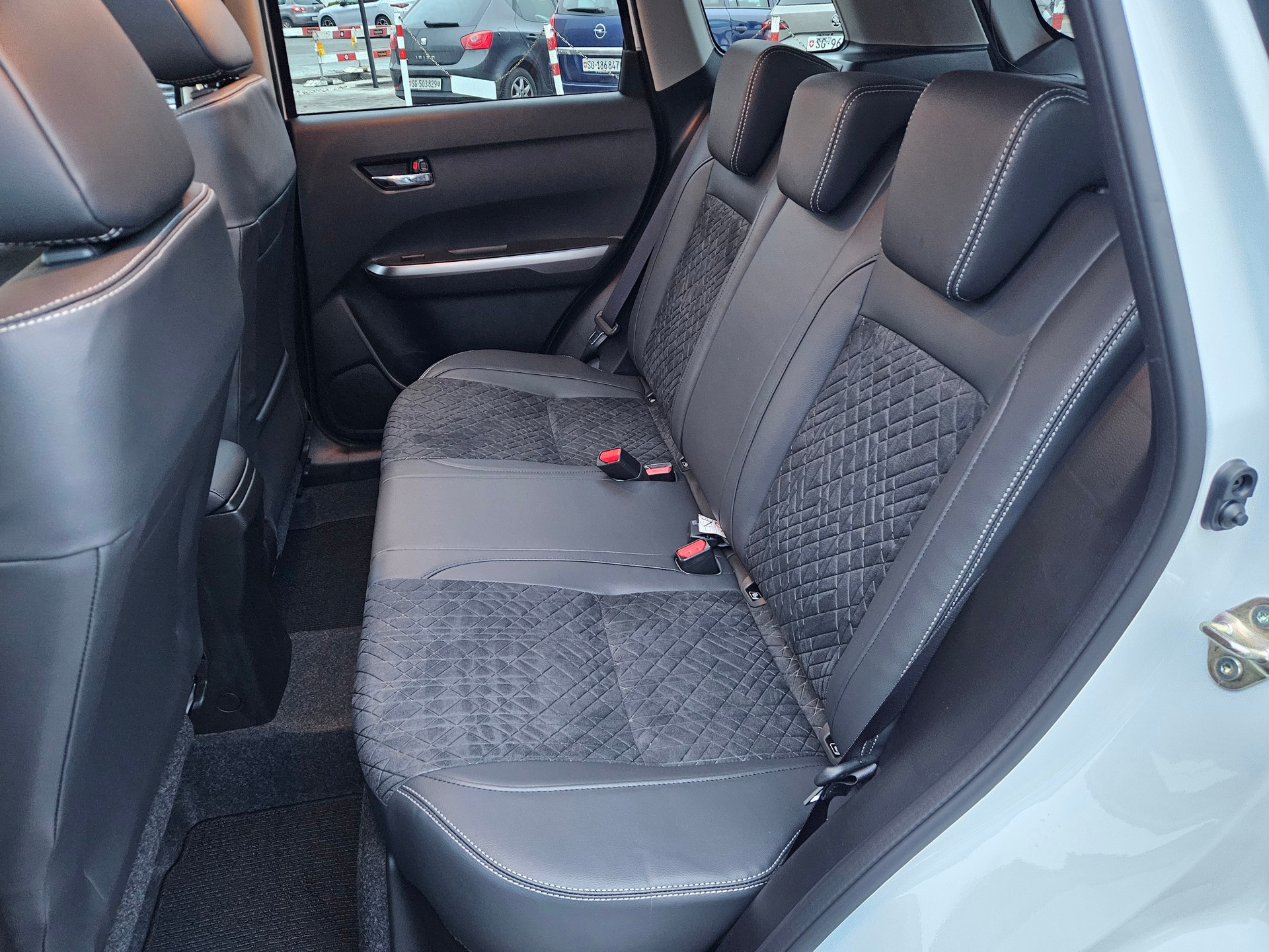SUZUKI Vitara 1.4 Boosterjet Compact Top 4x4 Hybrid-image-18