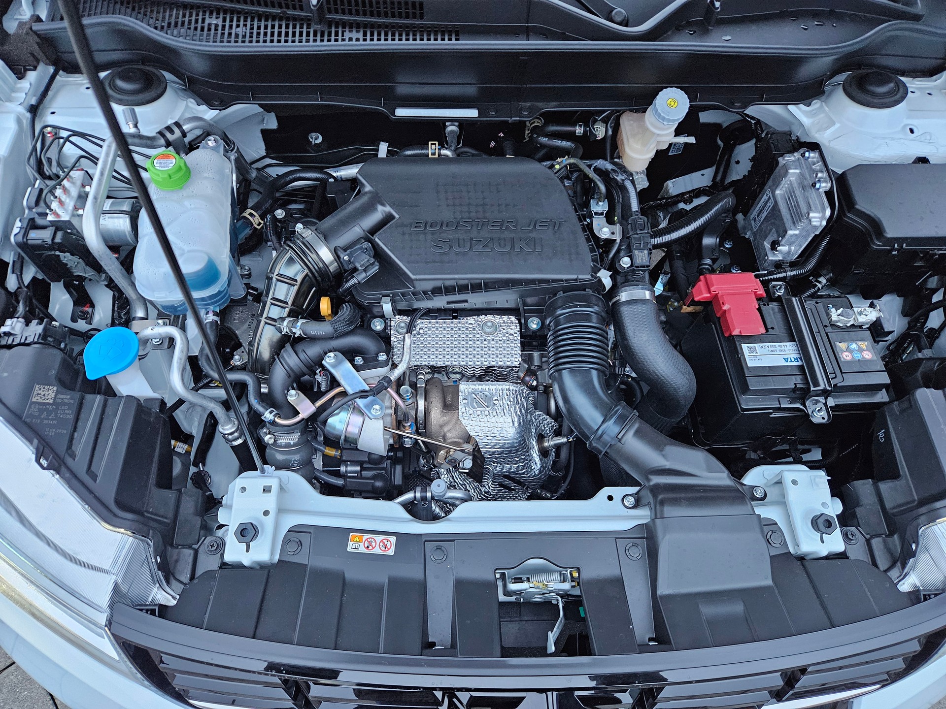 SUZUKI Vitara 1.4 Boosterjet Compact Top 4x4 Hybrid-image-9
