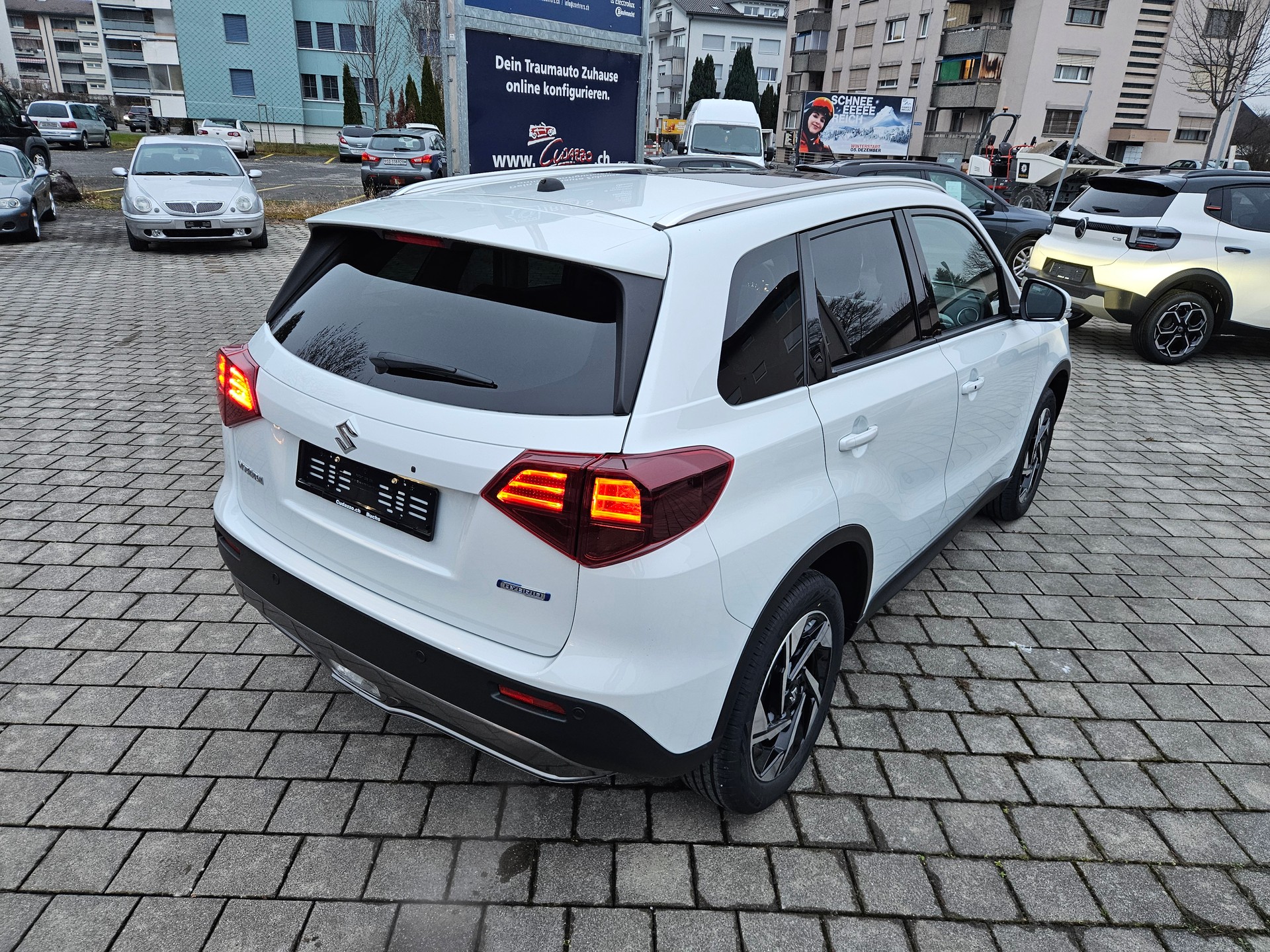 SUZUKI Vitara 1.4 Boosterjet Compact Top 4x4 Hybrid-image-5
