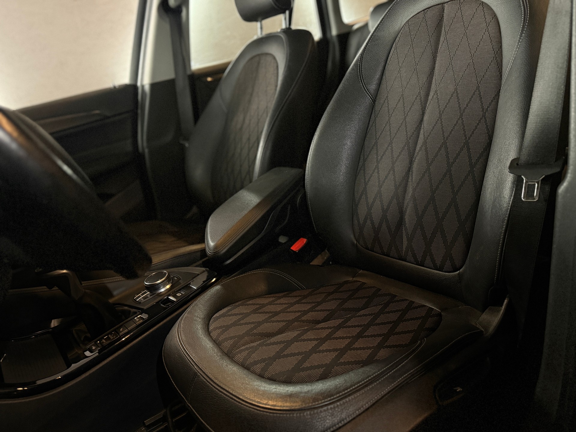 BMW X1 xDrive 20i xLine Steptronic-image-12