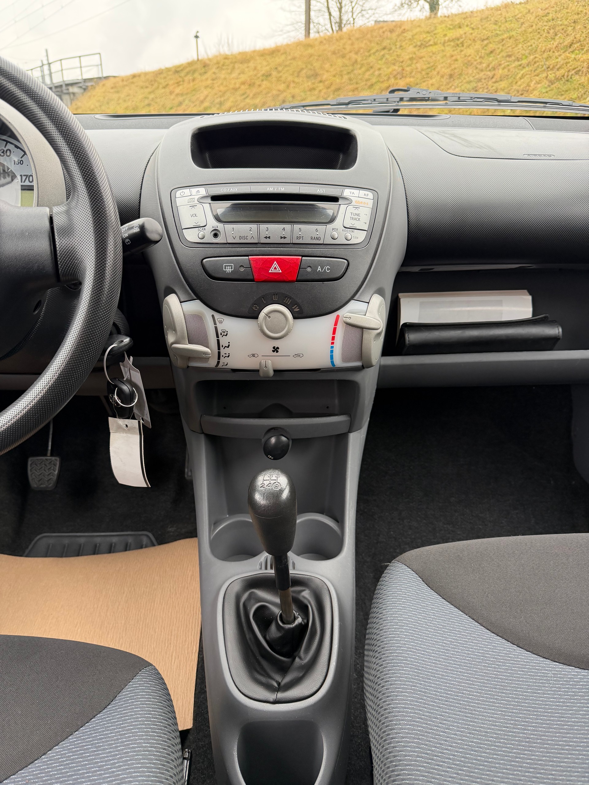 TOYOTA Aygo 1.0 Linea Luna Cool-image-10