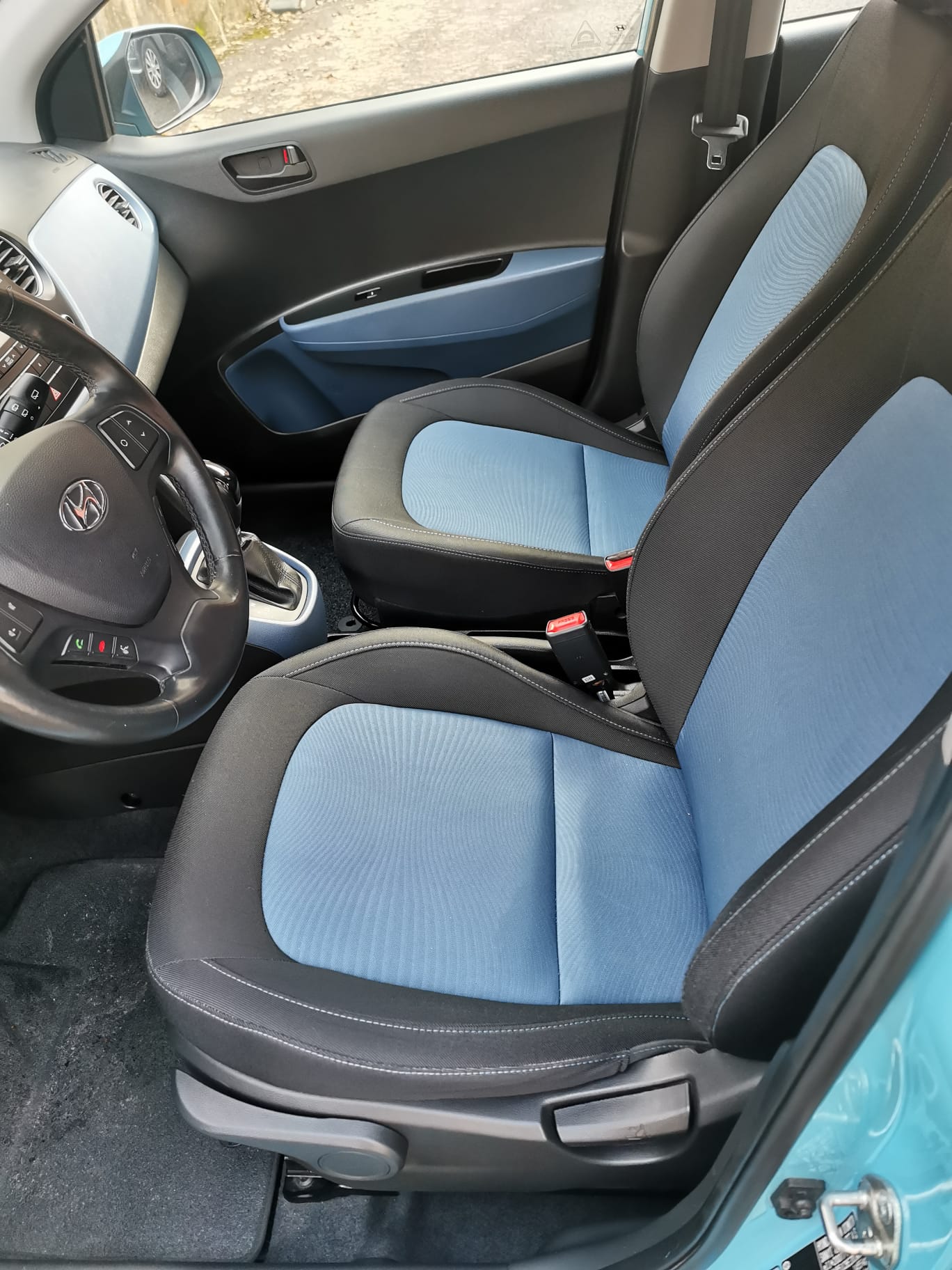HYUNDAI i10 1.2 Style Automatic-image-9