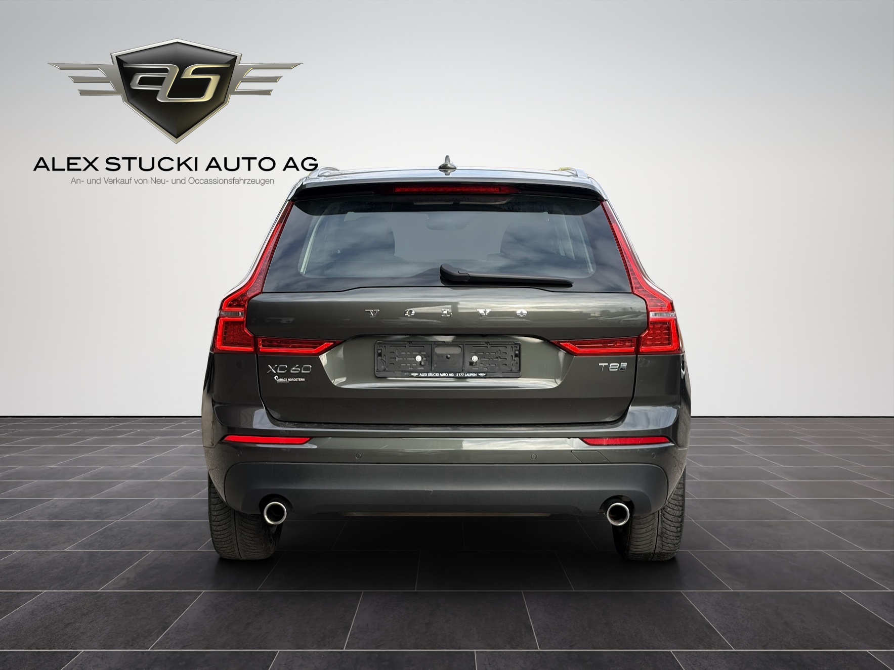 VOLVO XC60 T8 eAWD Momentum Geartronic-image-6