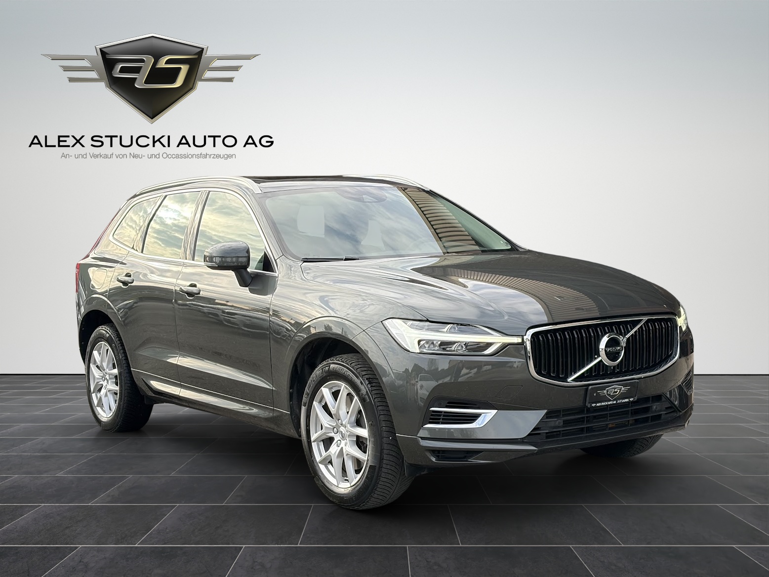 VOLVO XC60 T8 eAWD Momentum Geartronic