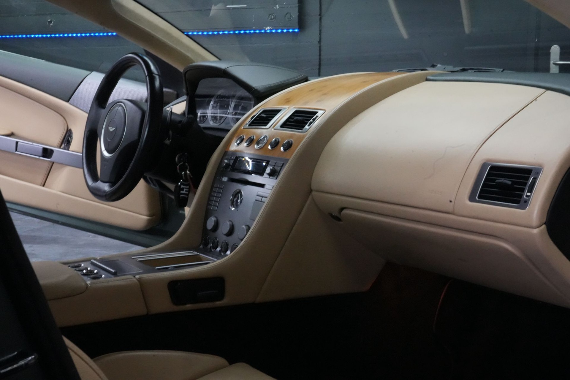 ASTON MARTIN DB9 Touchtronic 2-image-16