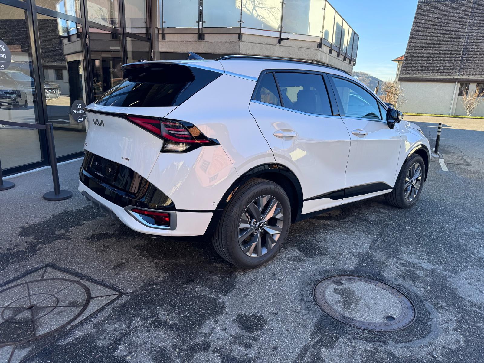 KIA Sportage 1.6 T-GDi Hybrid GT-Line-image-4