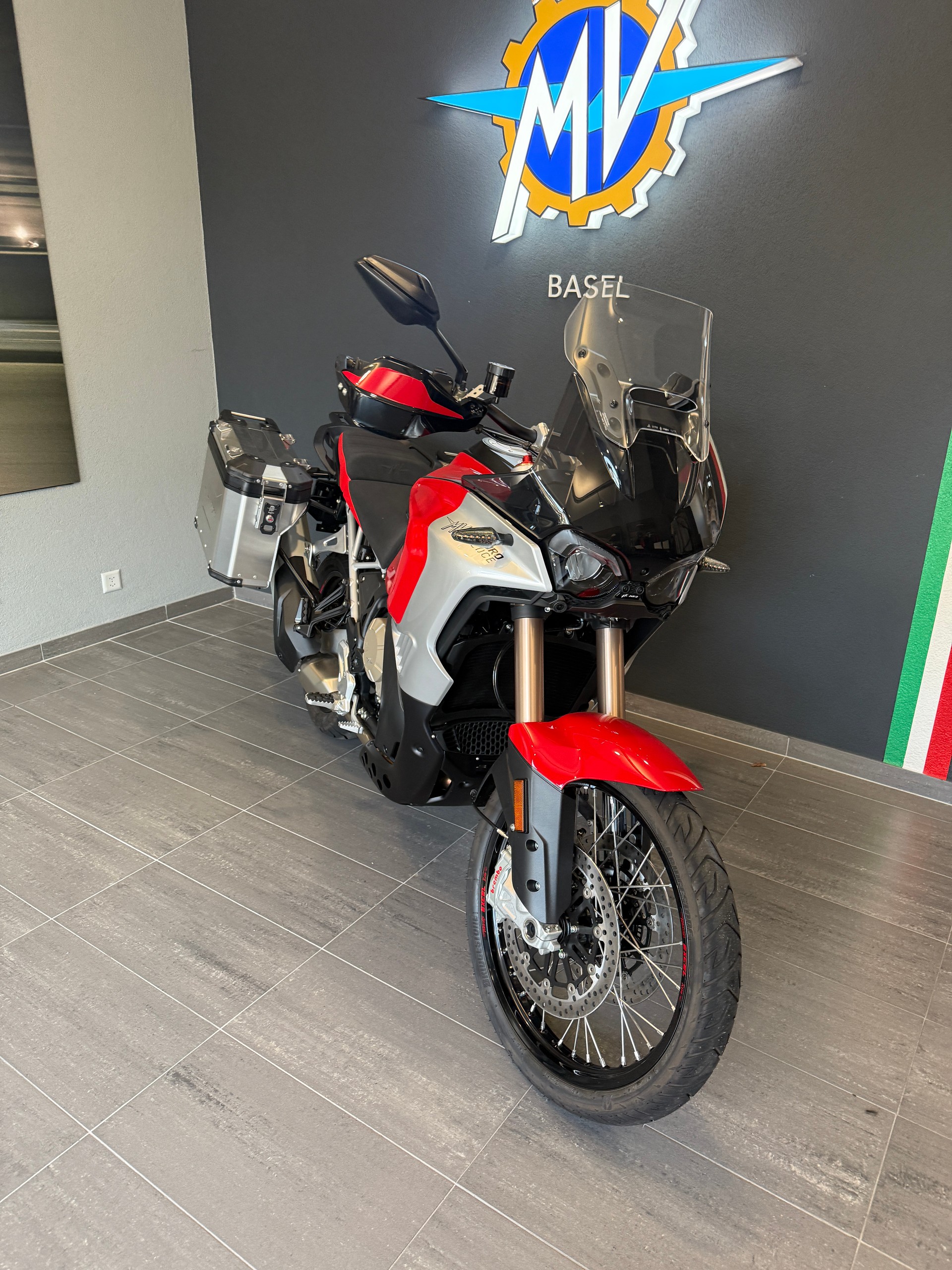 MV AGUSTA Enduro Veloce-image-2