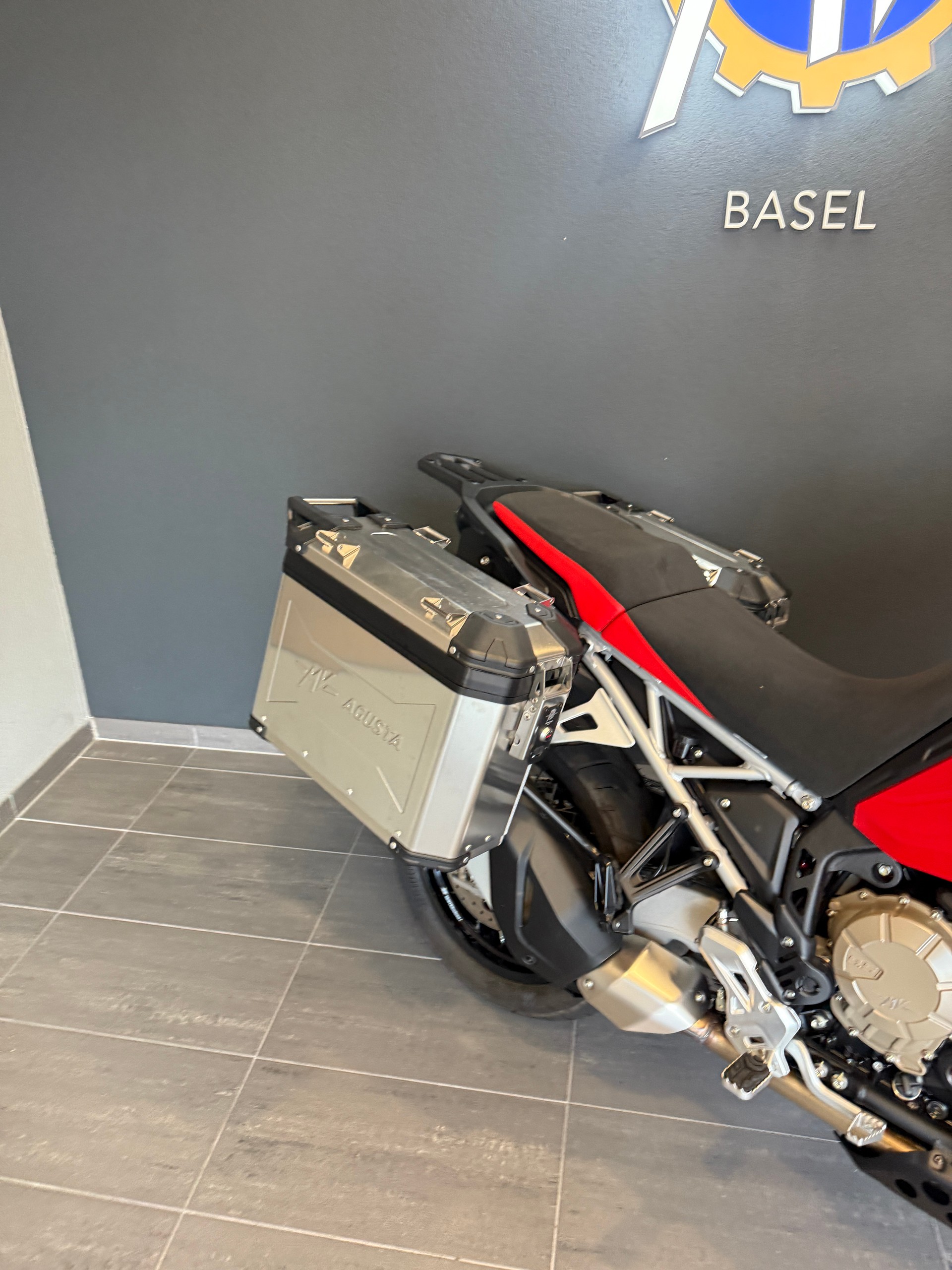 MV AGUSTA Enduro Veloce-image-1