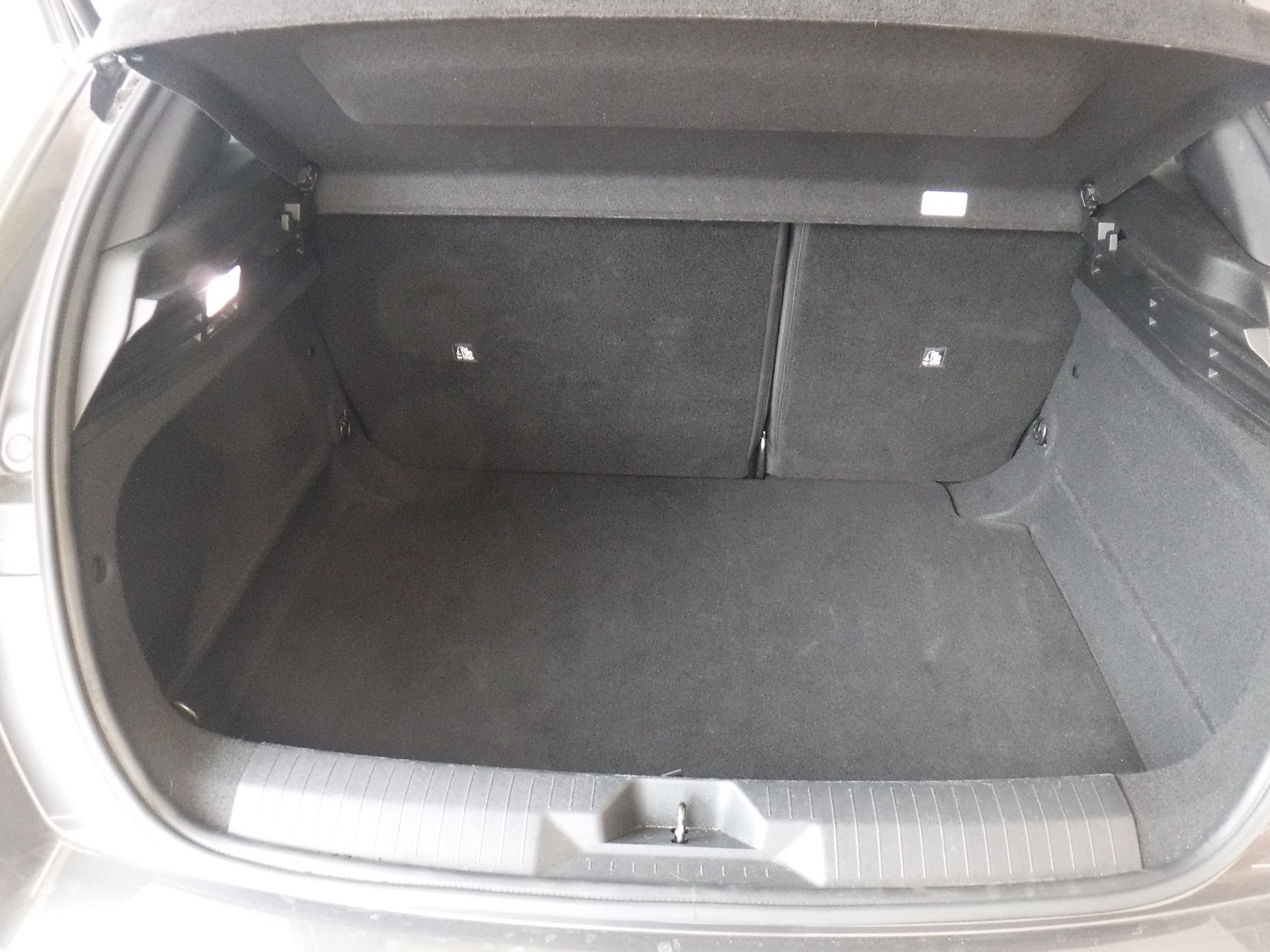 OPEL Astra 1.2i Turbo MHEV Edition A-image-5