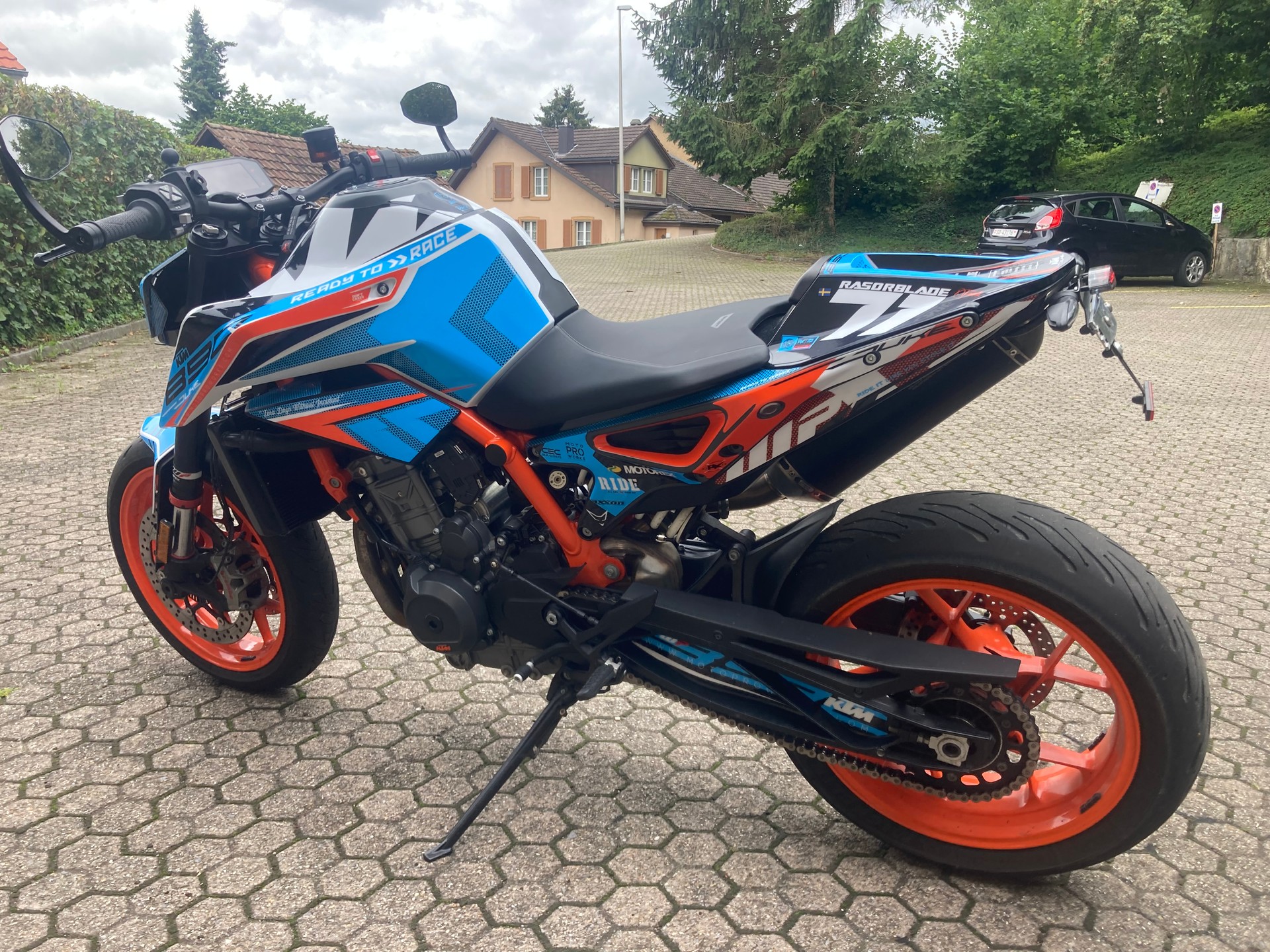 KTM 890 Duke R-image-7