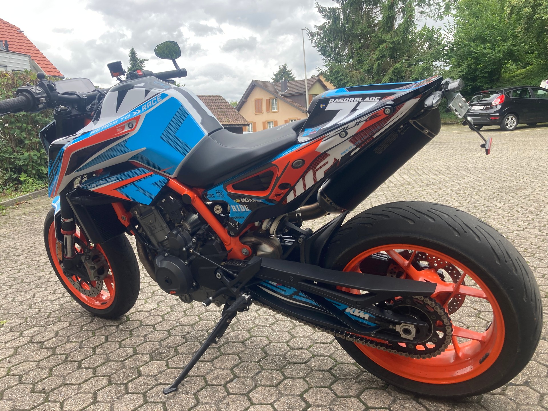 KTM 890 Duke R-image-0