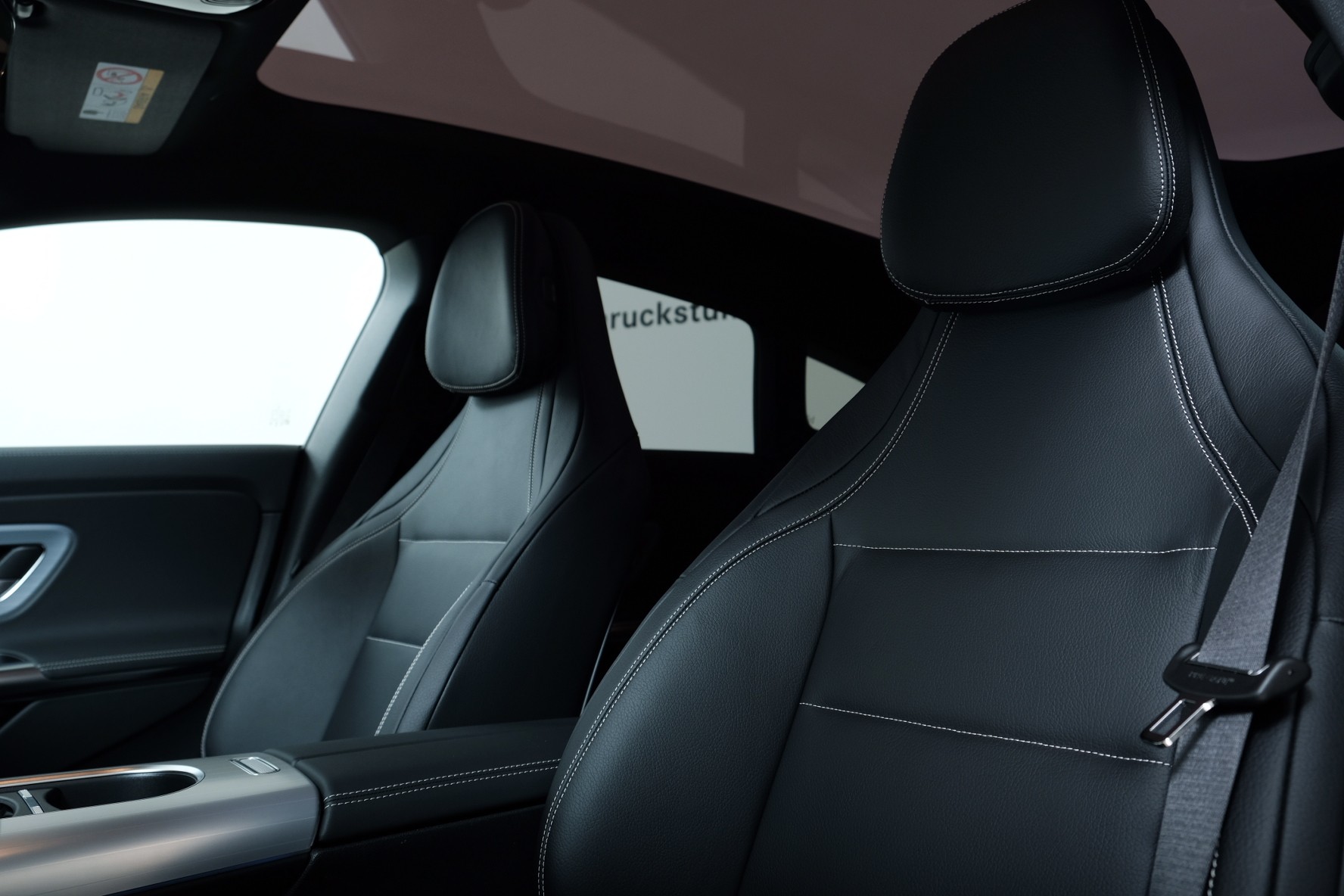 MERCEDES-BENZ CLA Shooting Brake 350 4Matic 85 kWh EQ-image-8