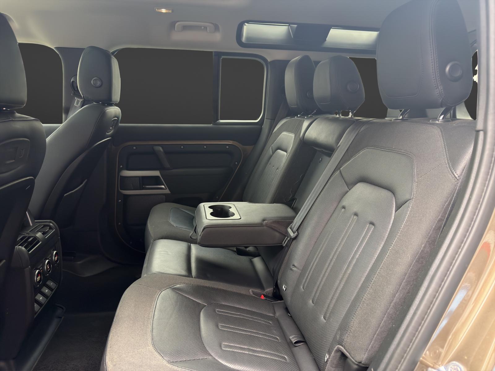 LAND ROVER Defender 110 D240 SD4 S AT8-image-14