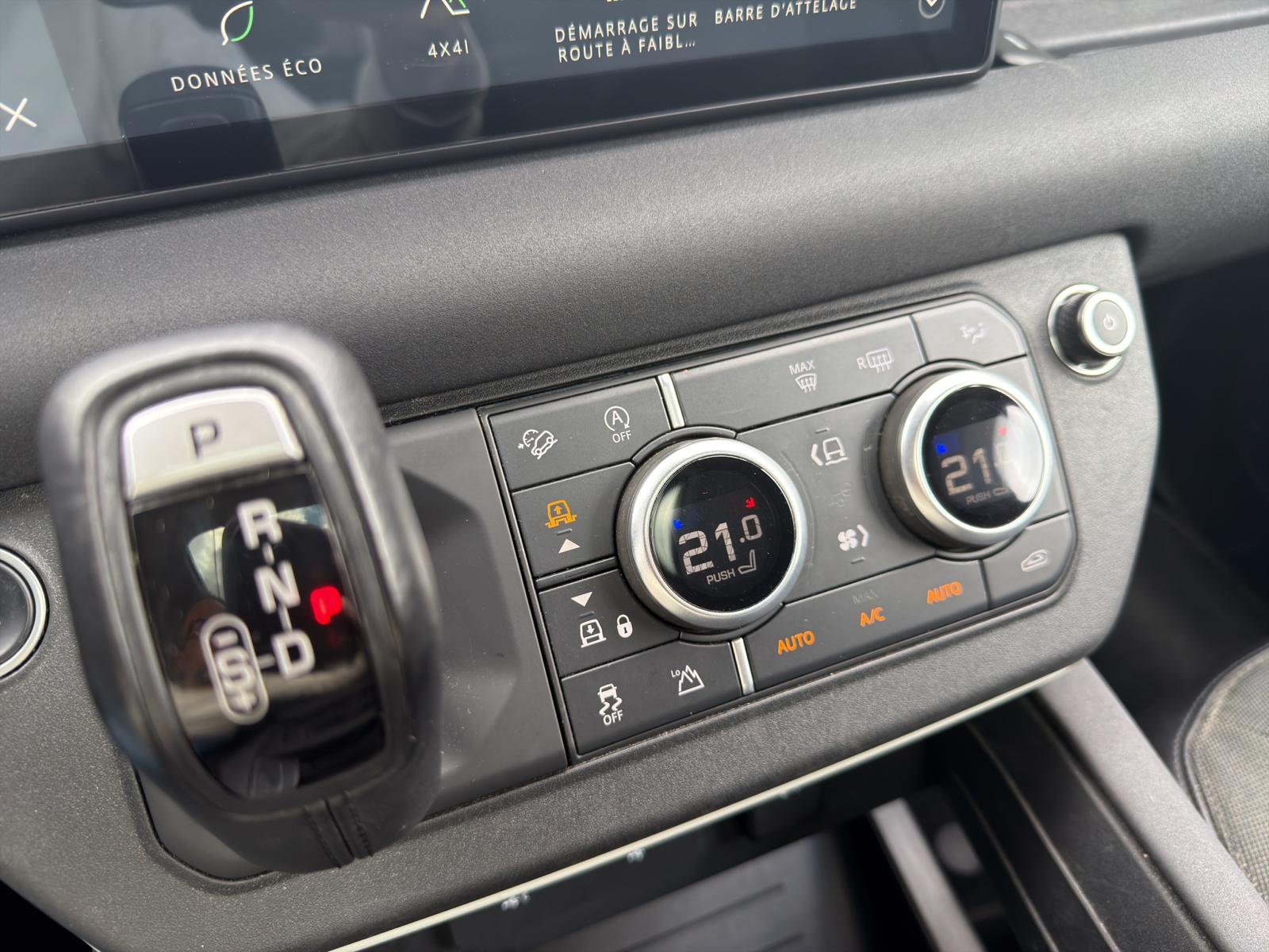 LAND ROVER Defender 110 D240 SD4 S AT8-image-12