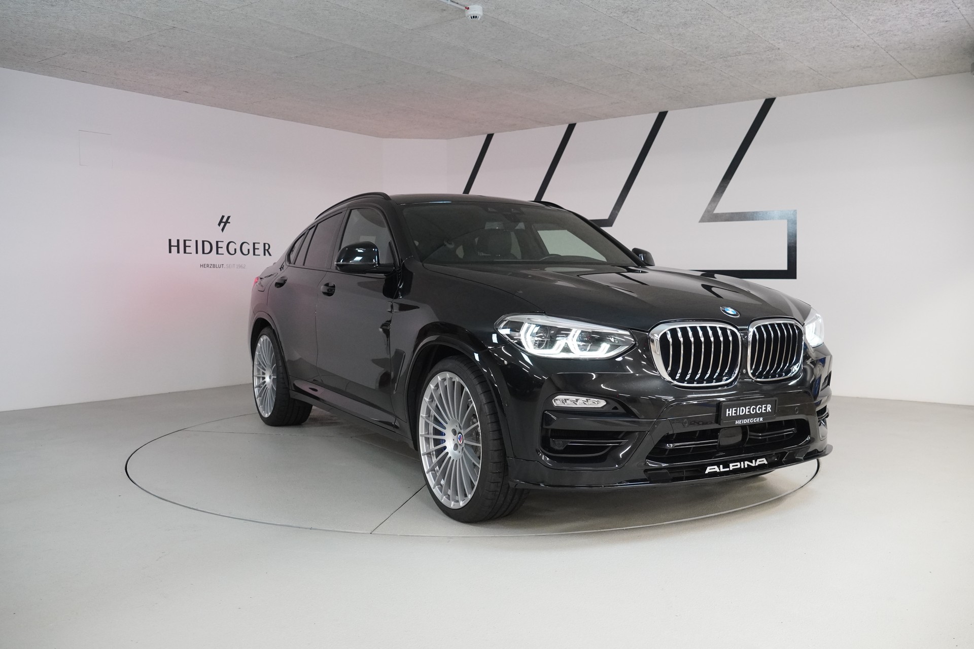BMW-ALPINA XD4 Switch-Tronic-showroom-element-2