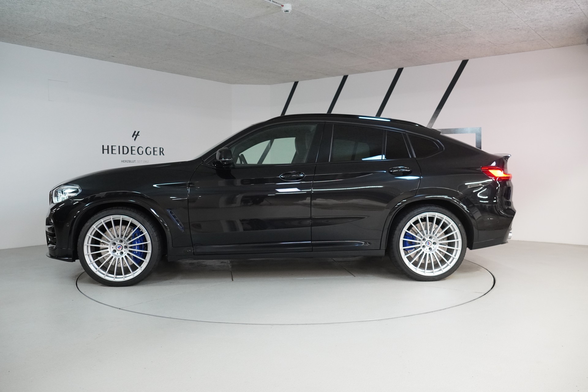 BMW-ALPINA XD4 Switch-Tronic-showroom-element-3