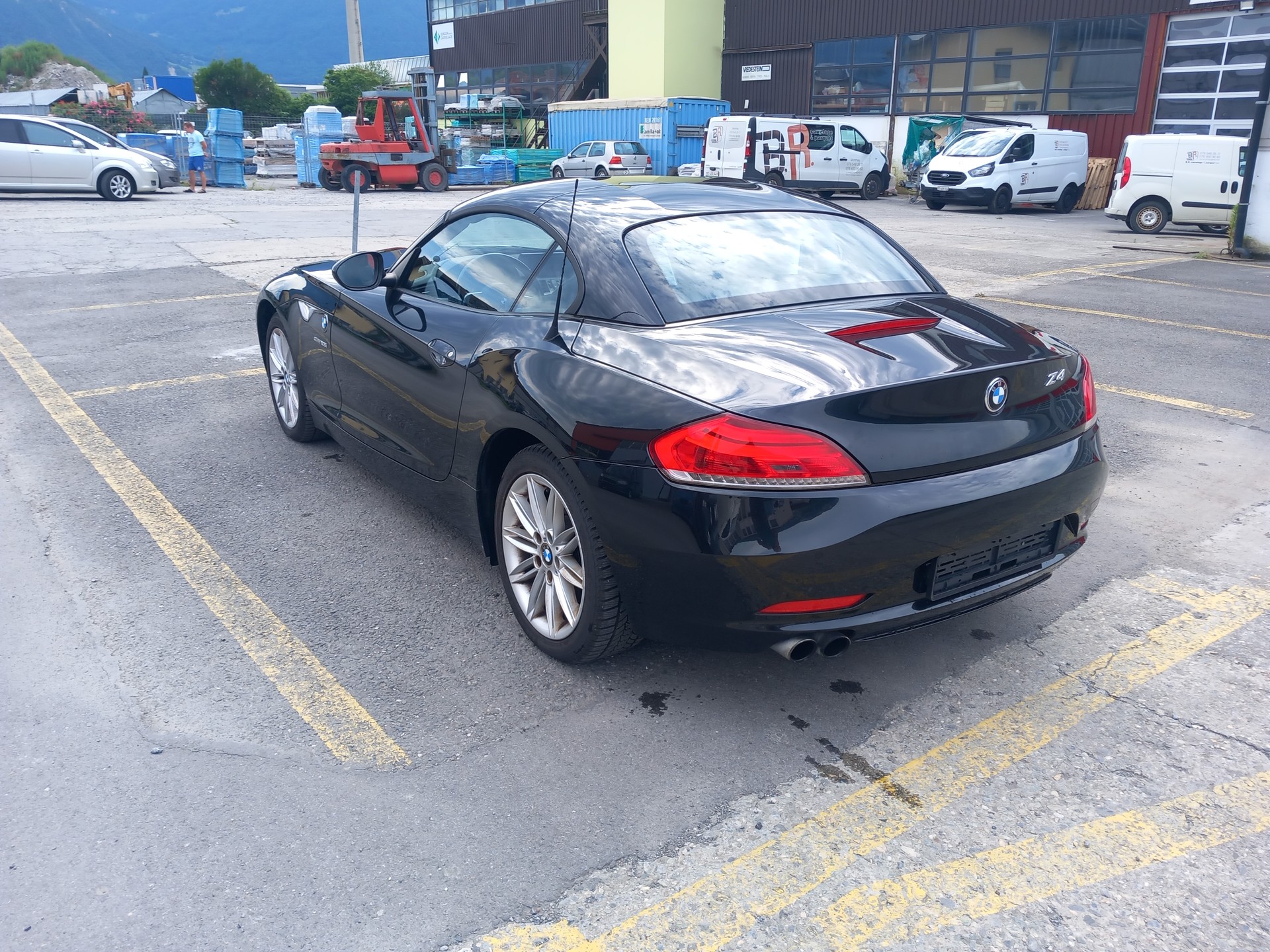 BMW Z4 sDrive23i-image-4