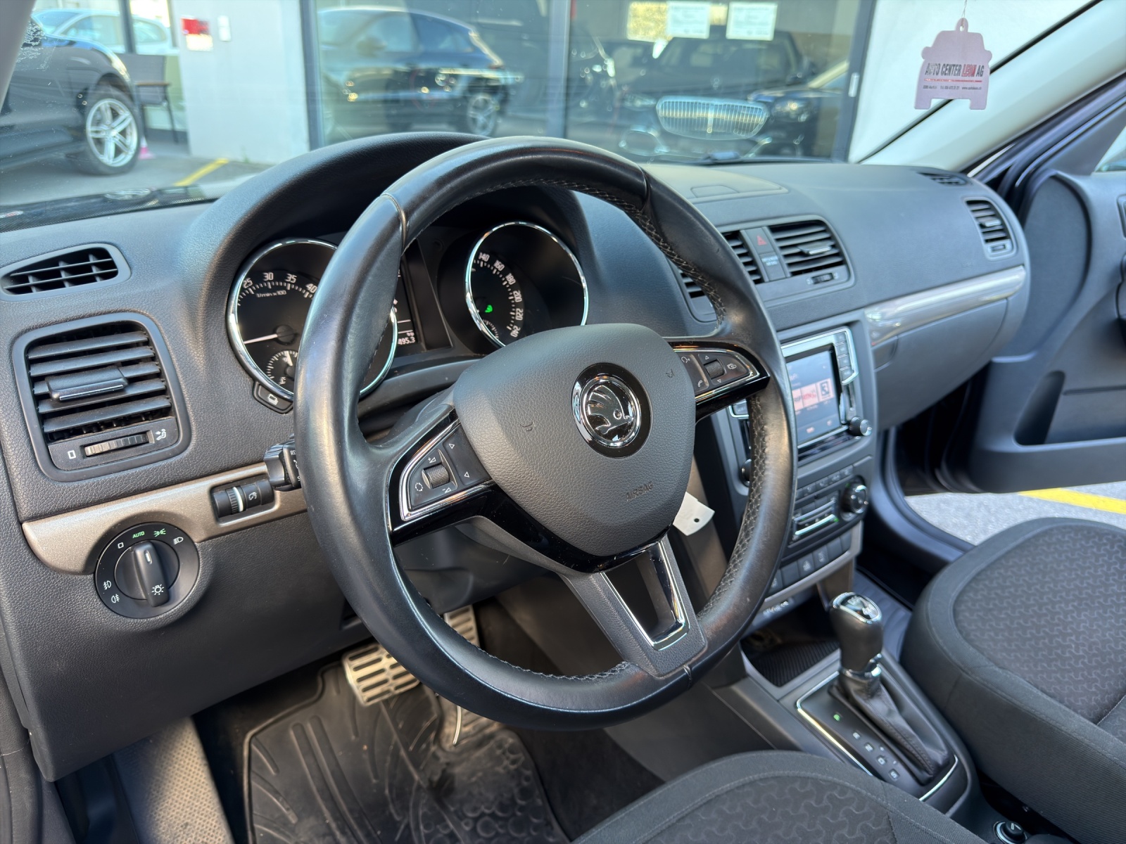 SKODA Yeti 2.0 TDI Ambition 4x4 DSG-image-21
