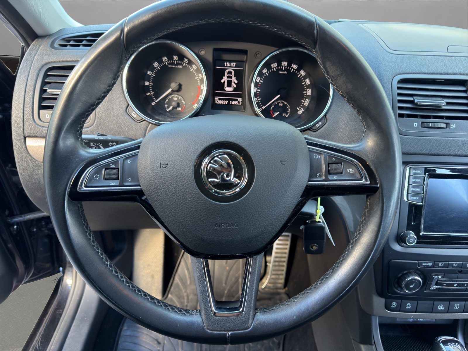 SKODA Yeti 2.0 TDI Ambition 4x4 DSG-image-9