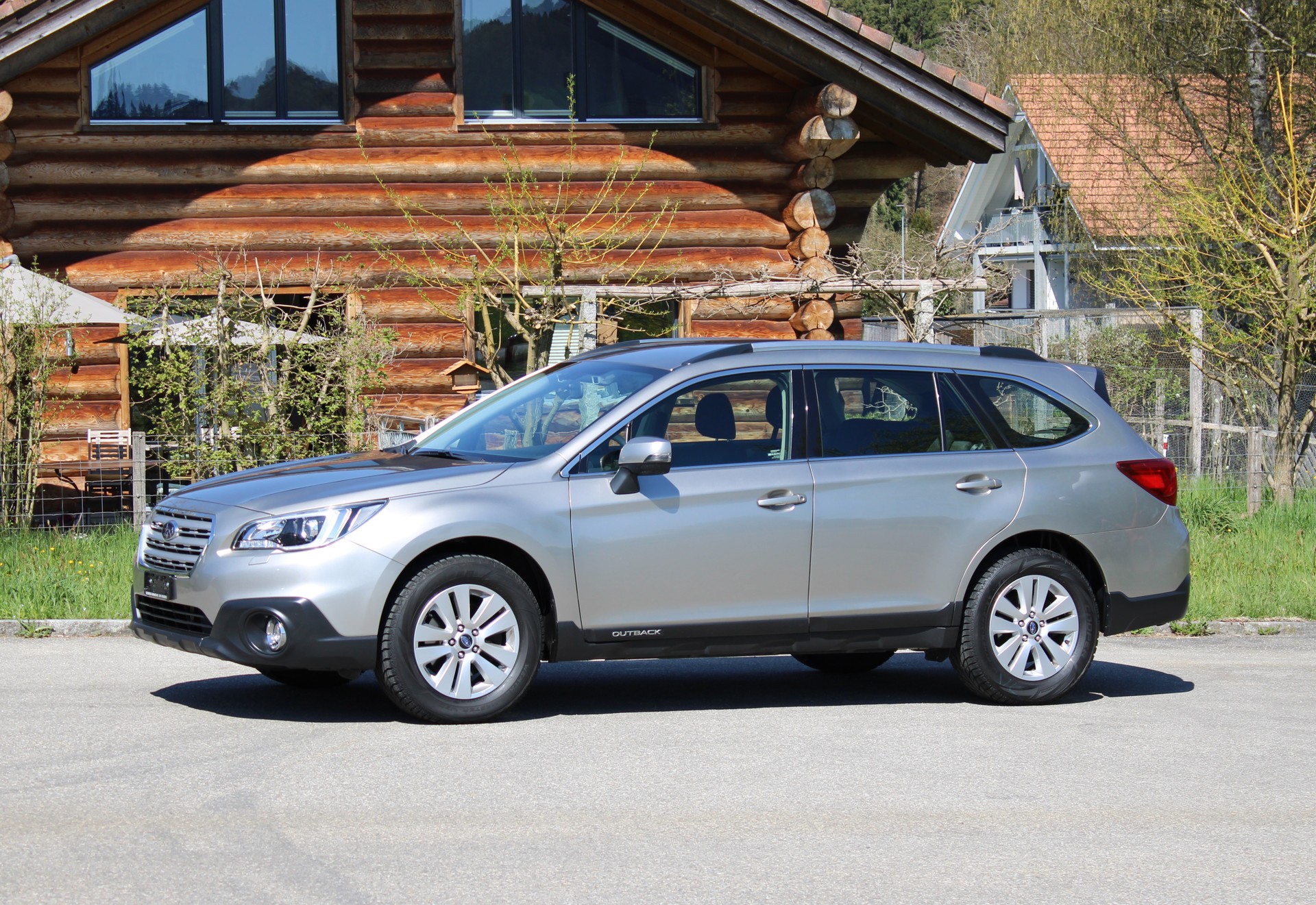 SUBARU Outback 2.5i Swiss AWD Lineartronic