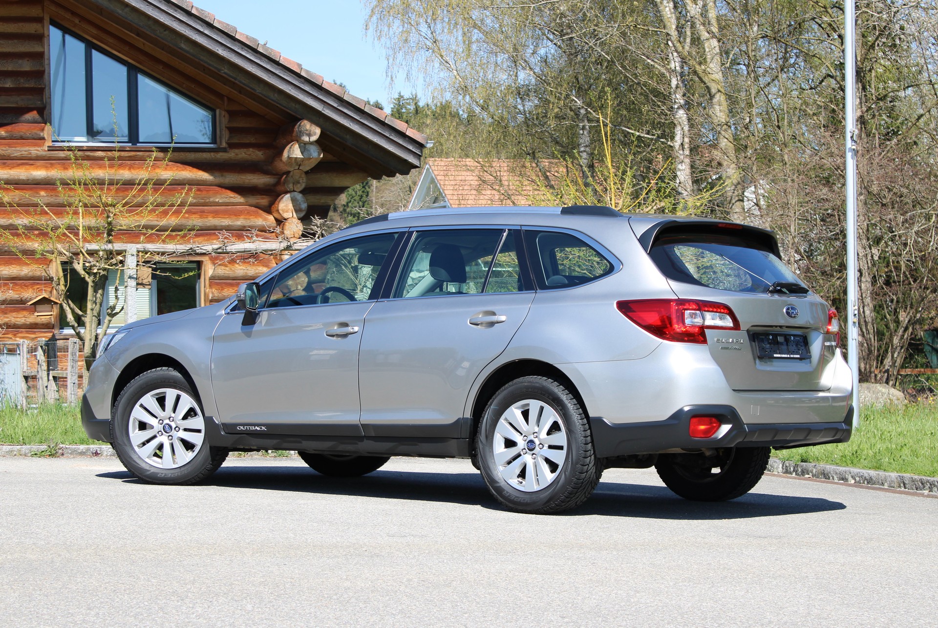 SUBARU Outback 2.5i Swiss AWD Lineartronic-image-2