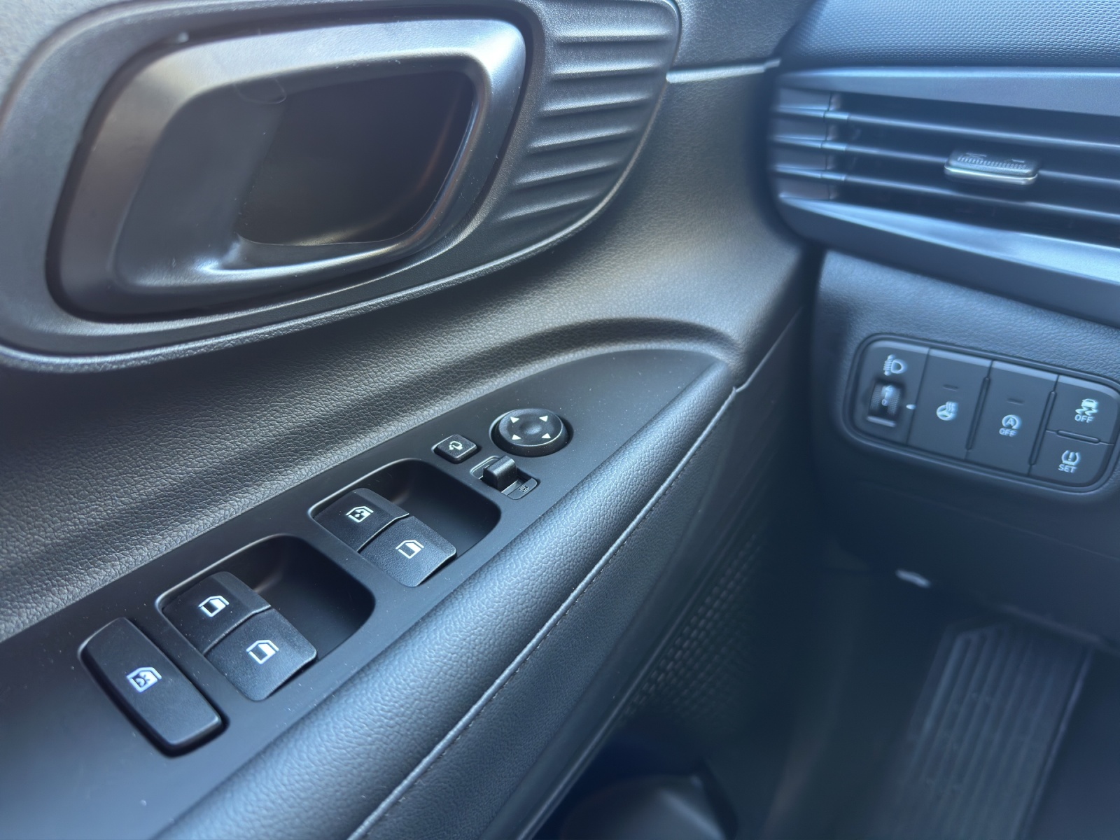 HYUNDAI i20 1.0 T-GDi Amplia-image-13