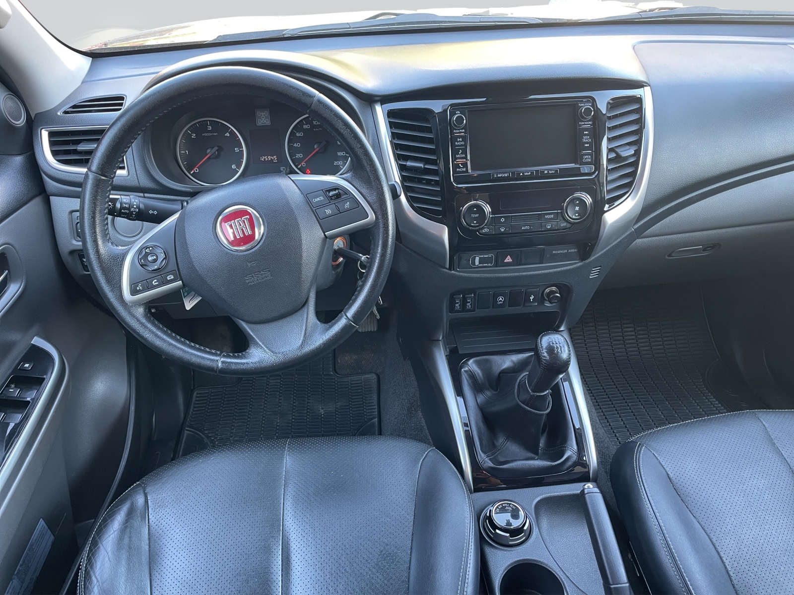 FIAT Fullback LX 2.4 MJ DC Swiss 4WD-image-6