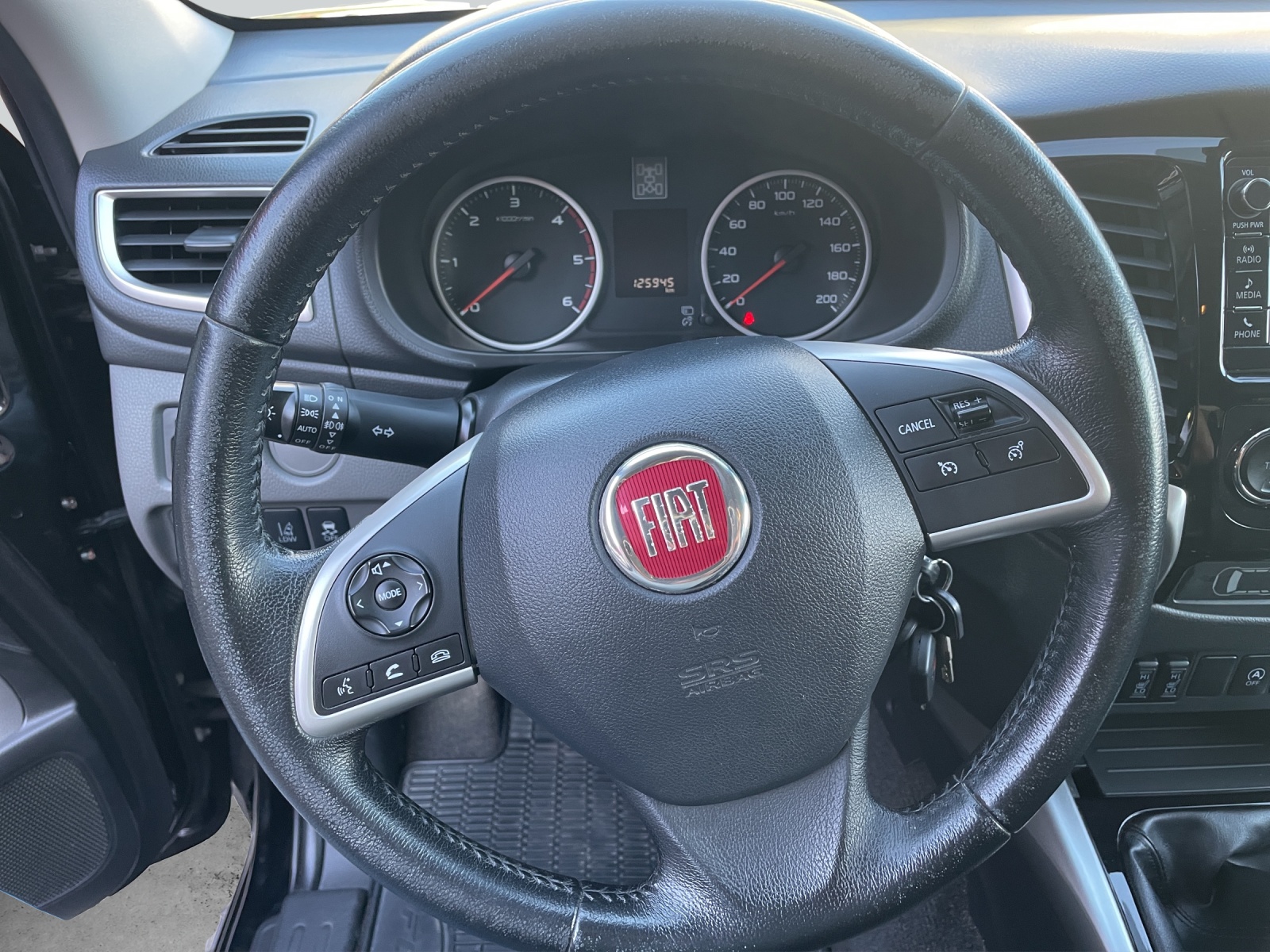 FIAT Fullback LX 2.4 MJ DC Swiss 4WD-image-5