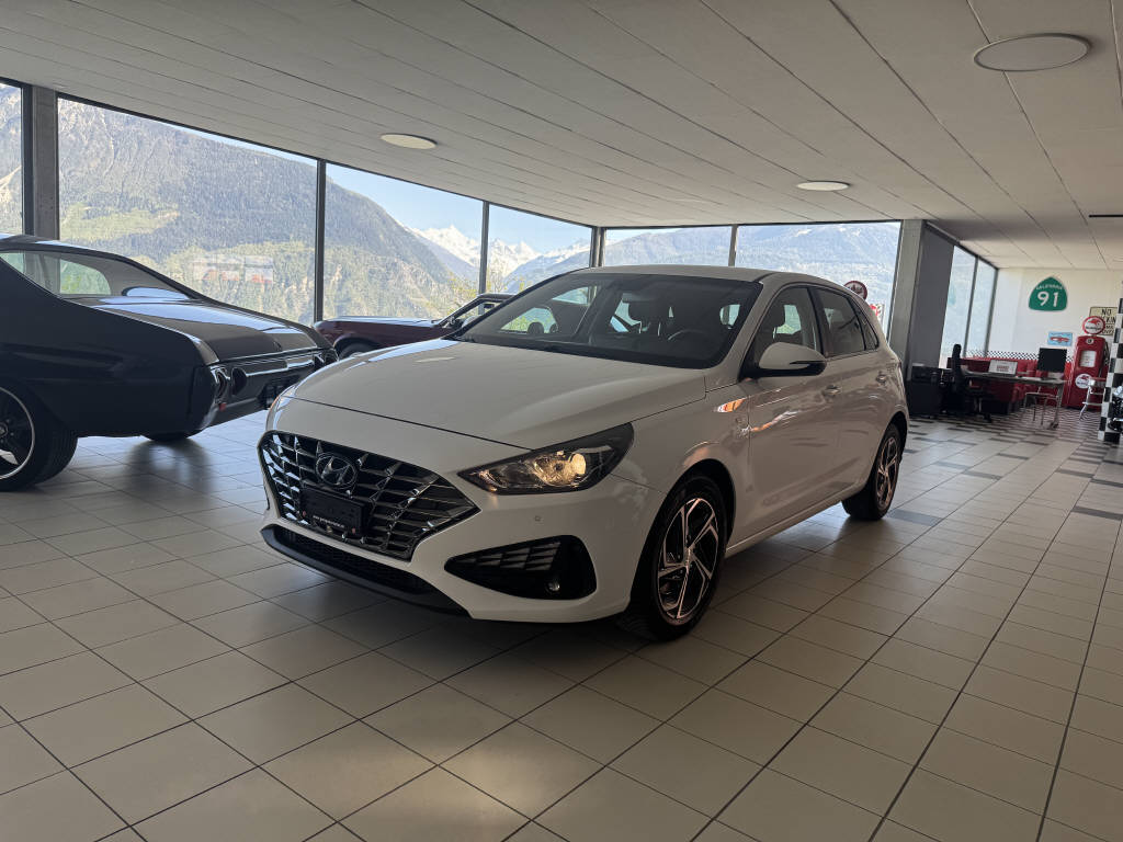 HYUNDAI i30 1.5 T-GDi Amplia-image-12