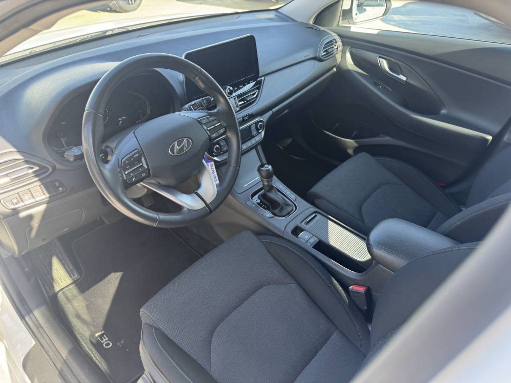 HYUNDAI i30 1.5 T-GDi Amplia-image-6