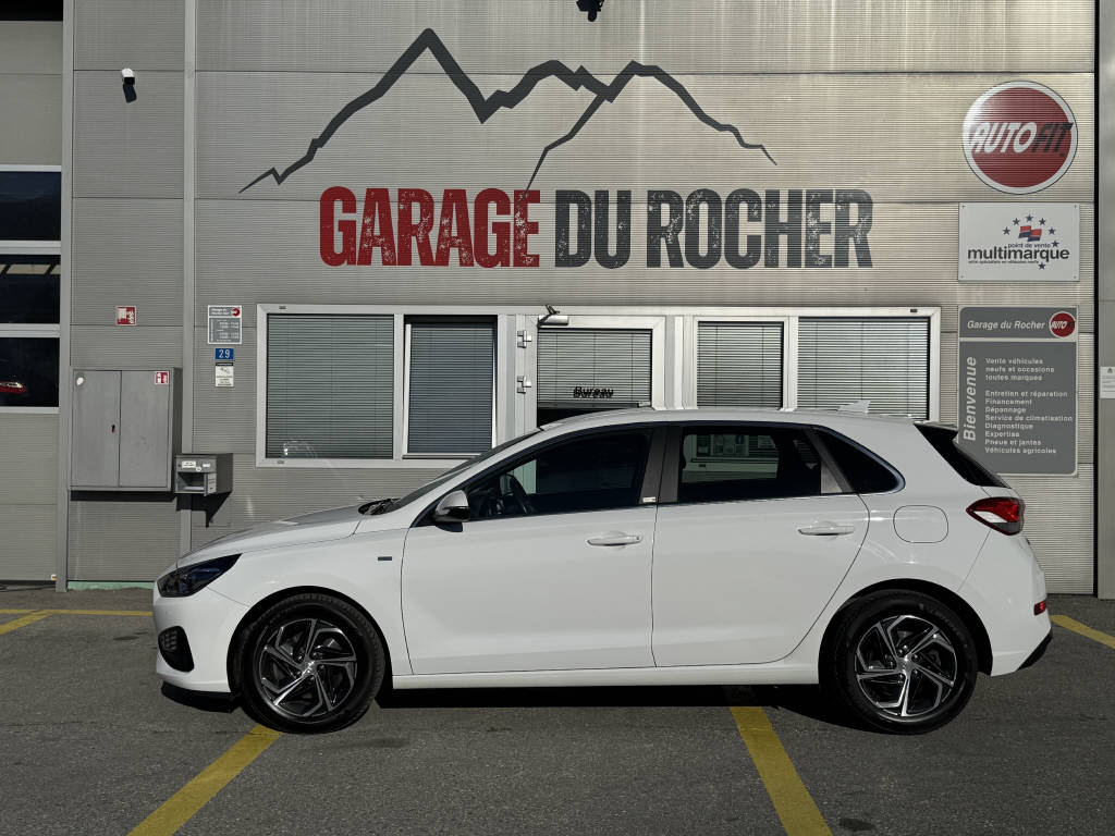 HYUNDAI i30 1.5 T-GDi Amplia-showroom-element-2