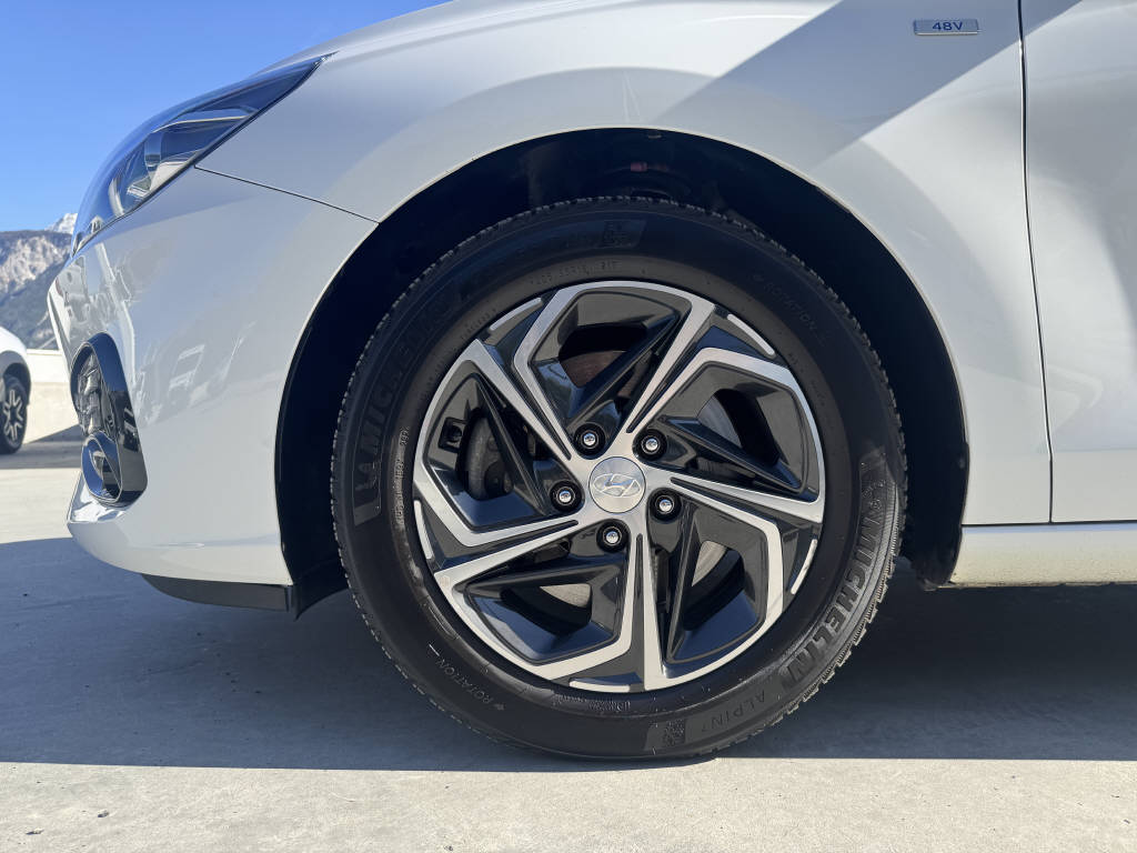 HYUNDAI i30 1.5 T-GDi Amplia-image-10