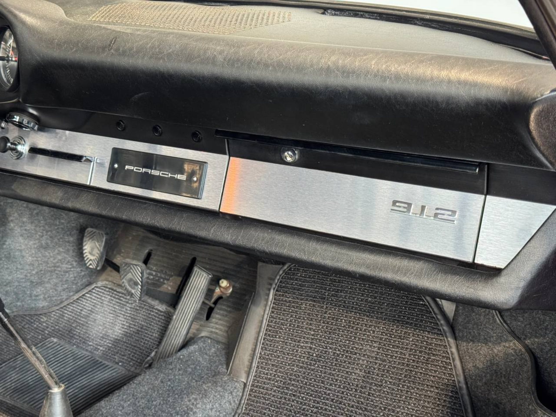 PORSCHE 912 Coupé (Karmann)-image-16