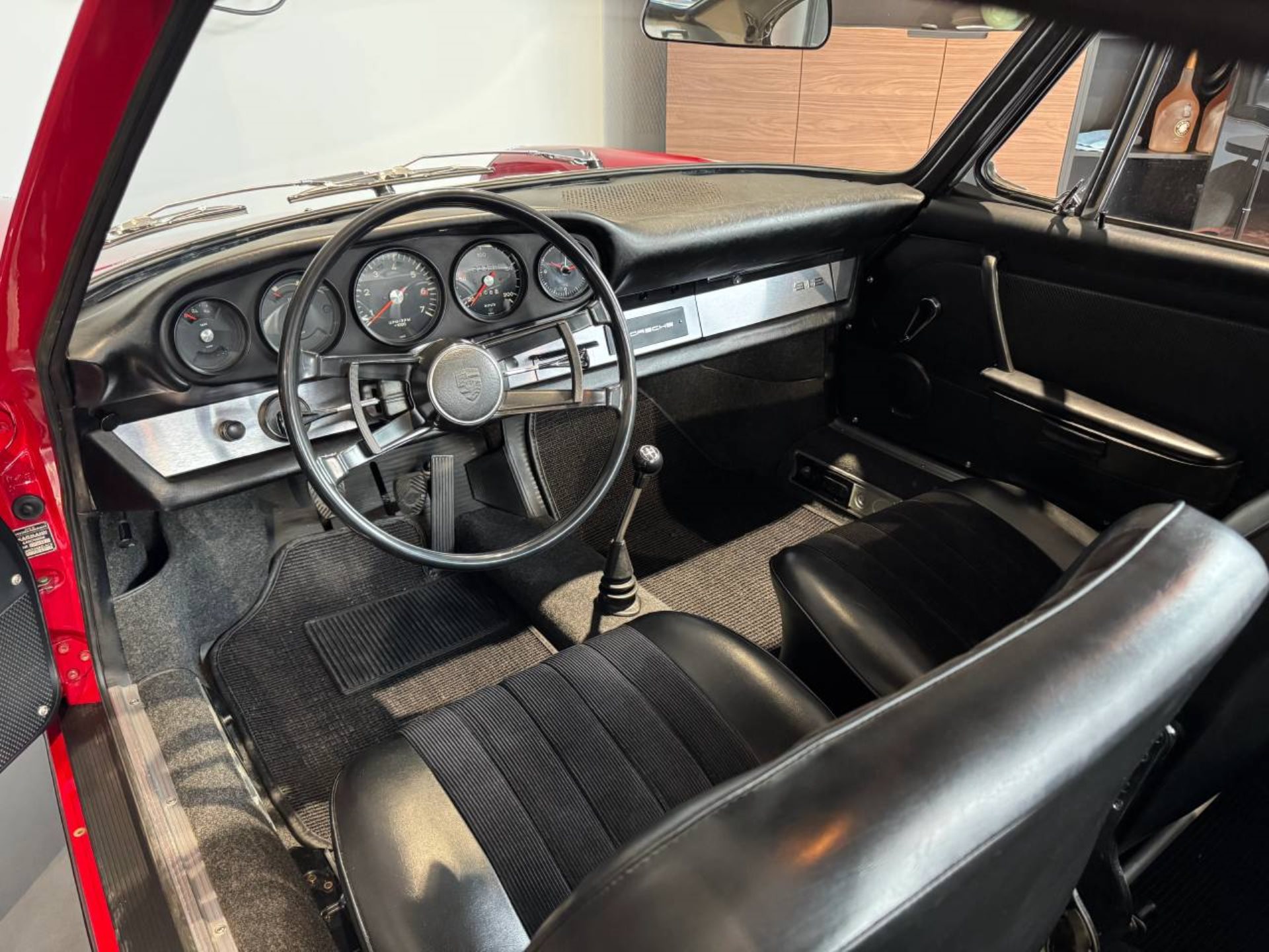 PORSCHE 912 Coupé (Karmann)-image-12