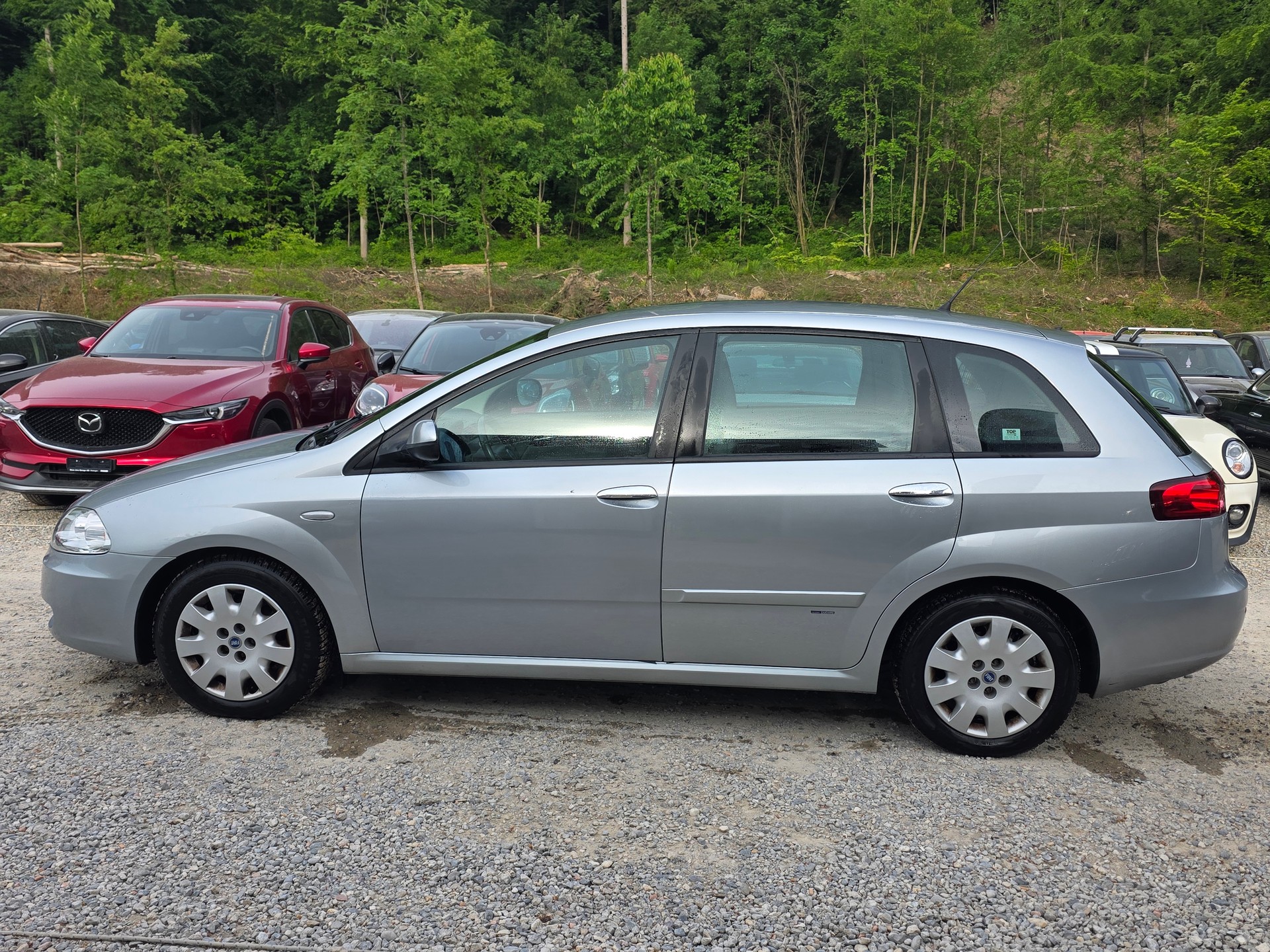 FIAT Croma 1.9 16V JTD Dynamic *** AUTOMAT / Frisch ab MFK / Frisch ab grossen Service / Gratis Lieferung ***-showroom-element-1