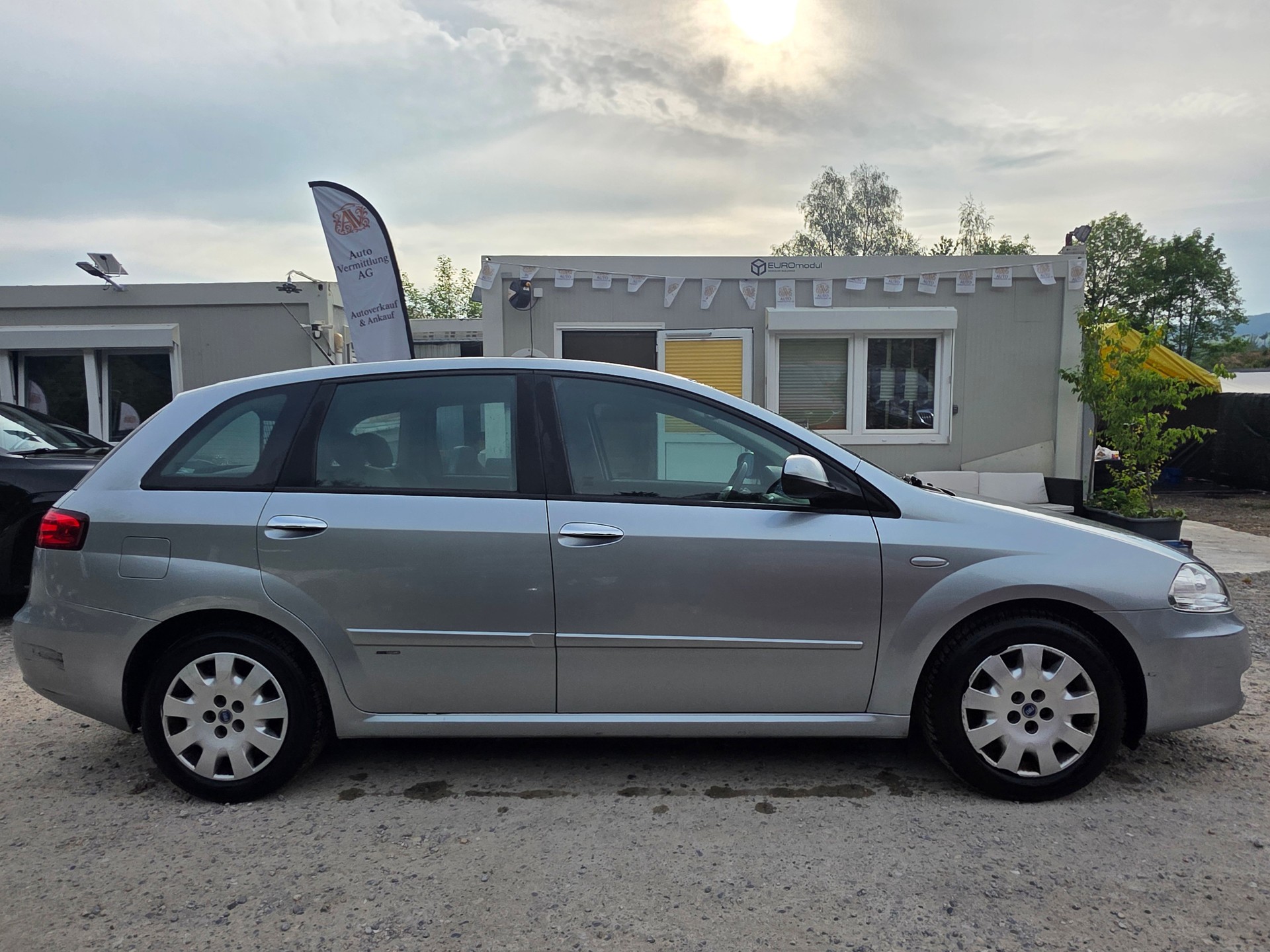 FIAT Croma 1.9 16V JTD Dynamic *** AUTOMAT / Frisch ab MFK / Frisch ab grossen Service / Gratis Lieferung ***-image-5