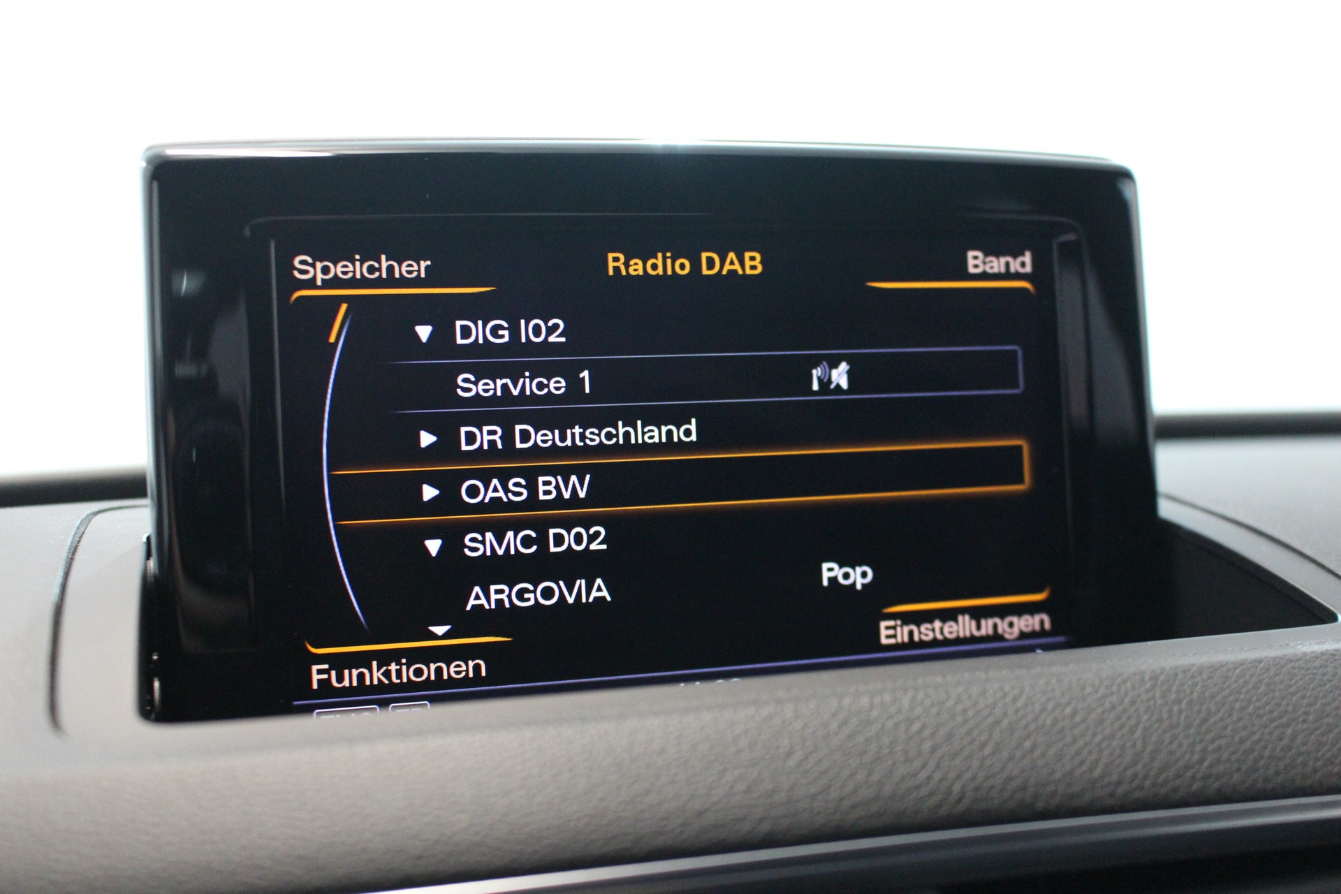 AUDI Q3 2.0 TDI 150 Sport qu. S-Tr.-image-15