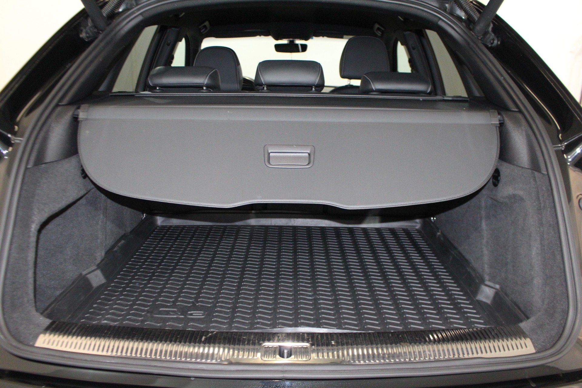 AUDI Q3 2.0 TDI 150 Sport qu. S-Tr.-image-8