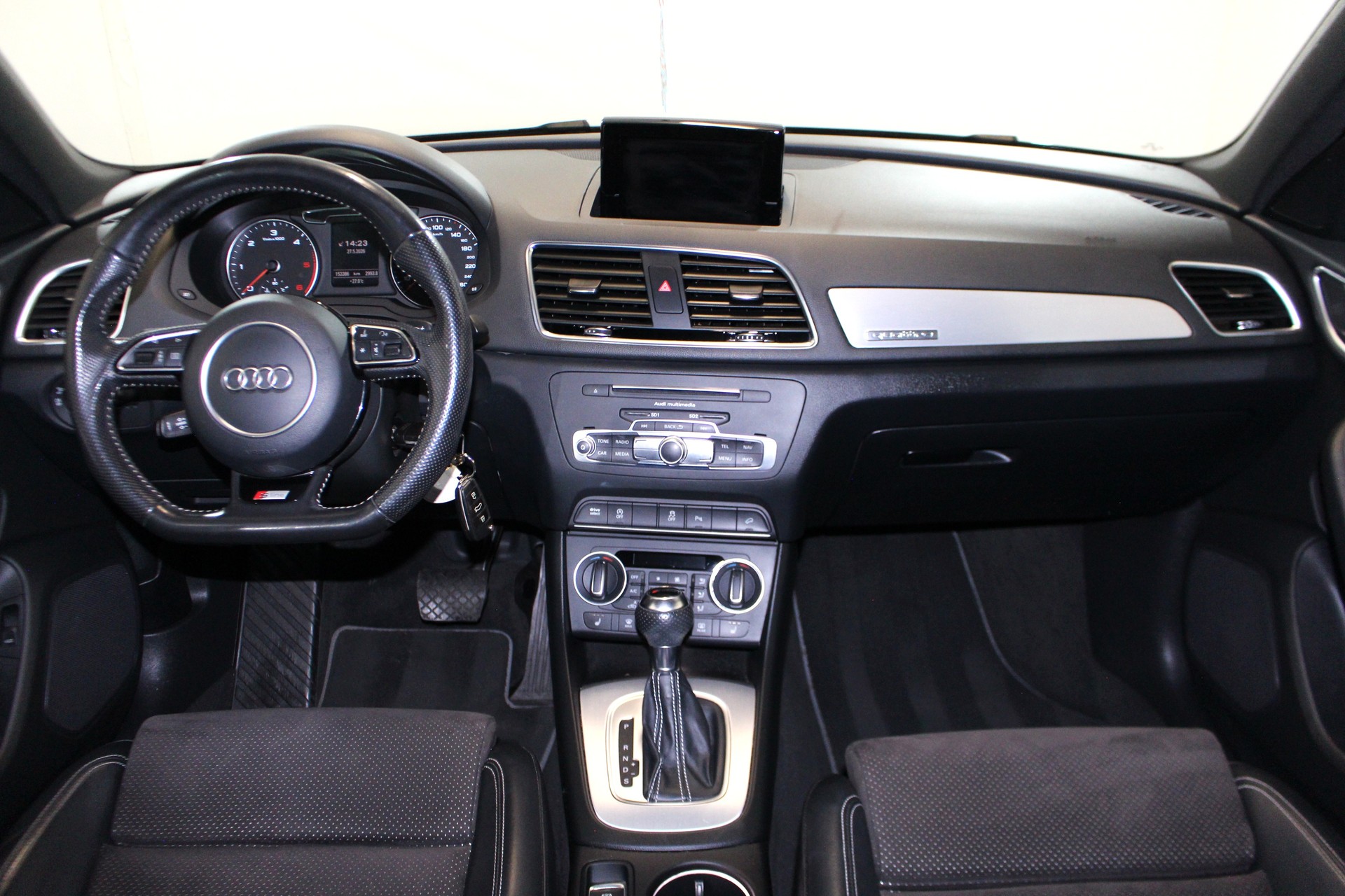 AUDI Q3 2.0 TDI 150 Sport qu. S-Tr.-image-12