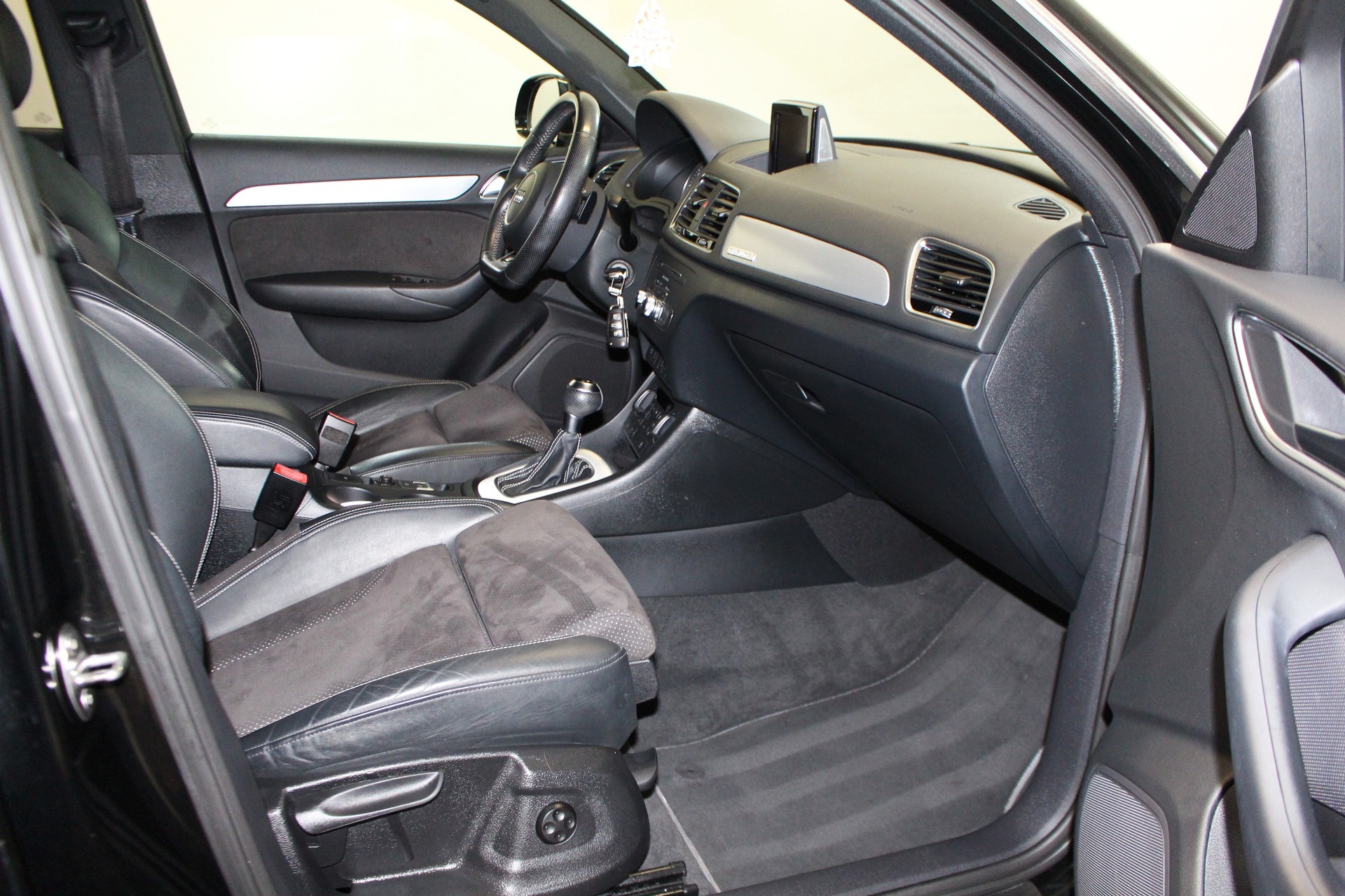 AUDI Q3 2.0 TDI 150 Sport qu. S-Tr.-image-10