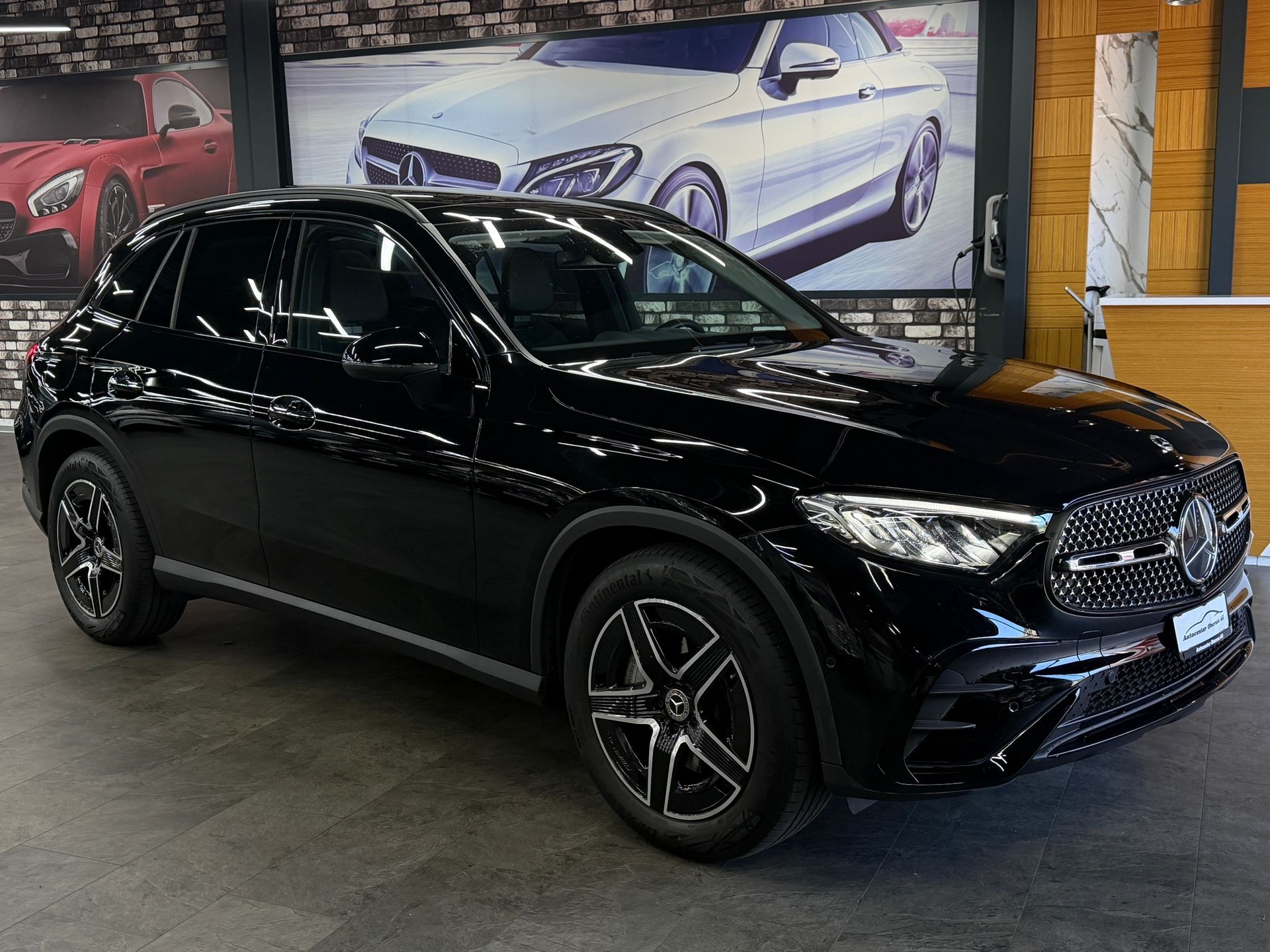 MERCEDES-BENZ GLC 200 4Matic AMG Line 9G-Tronic-image-4