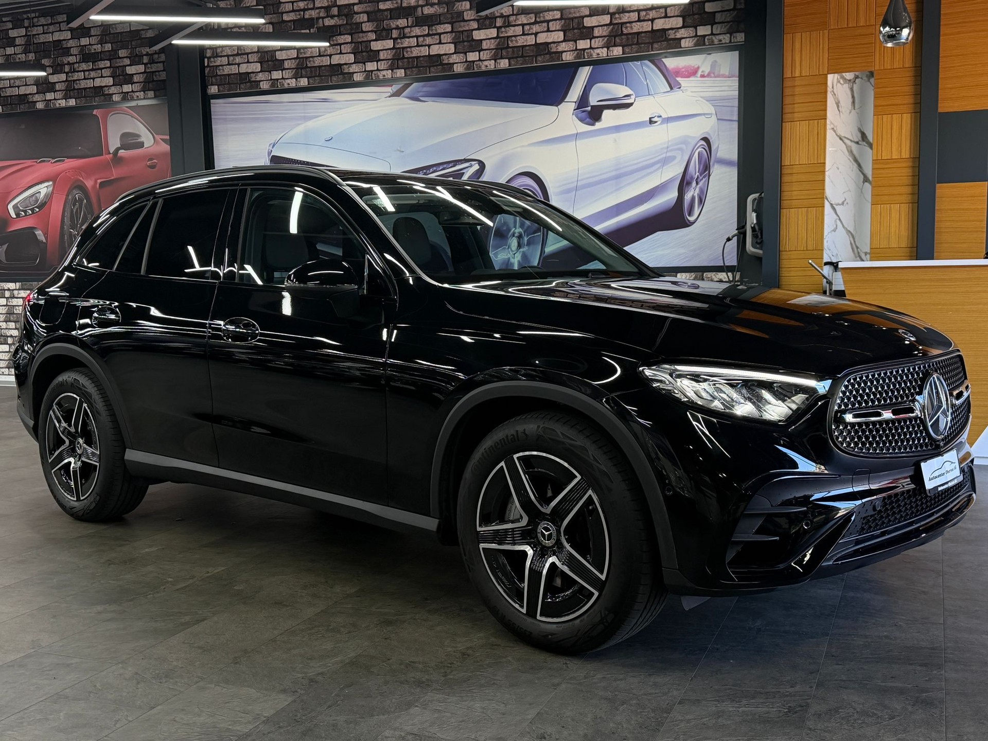 MERCEDES-BENZ GLC 200 4Matic AMG Line 9G-Tronic-showroom-element-2