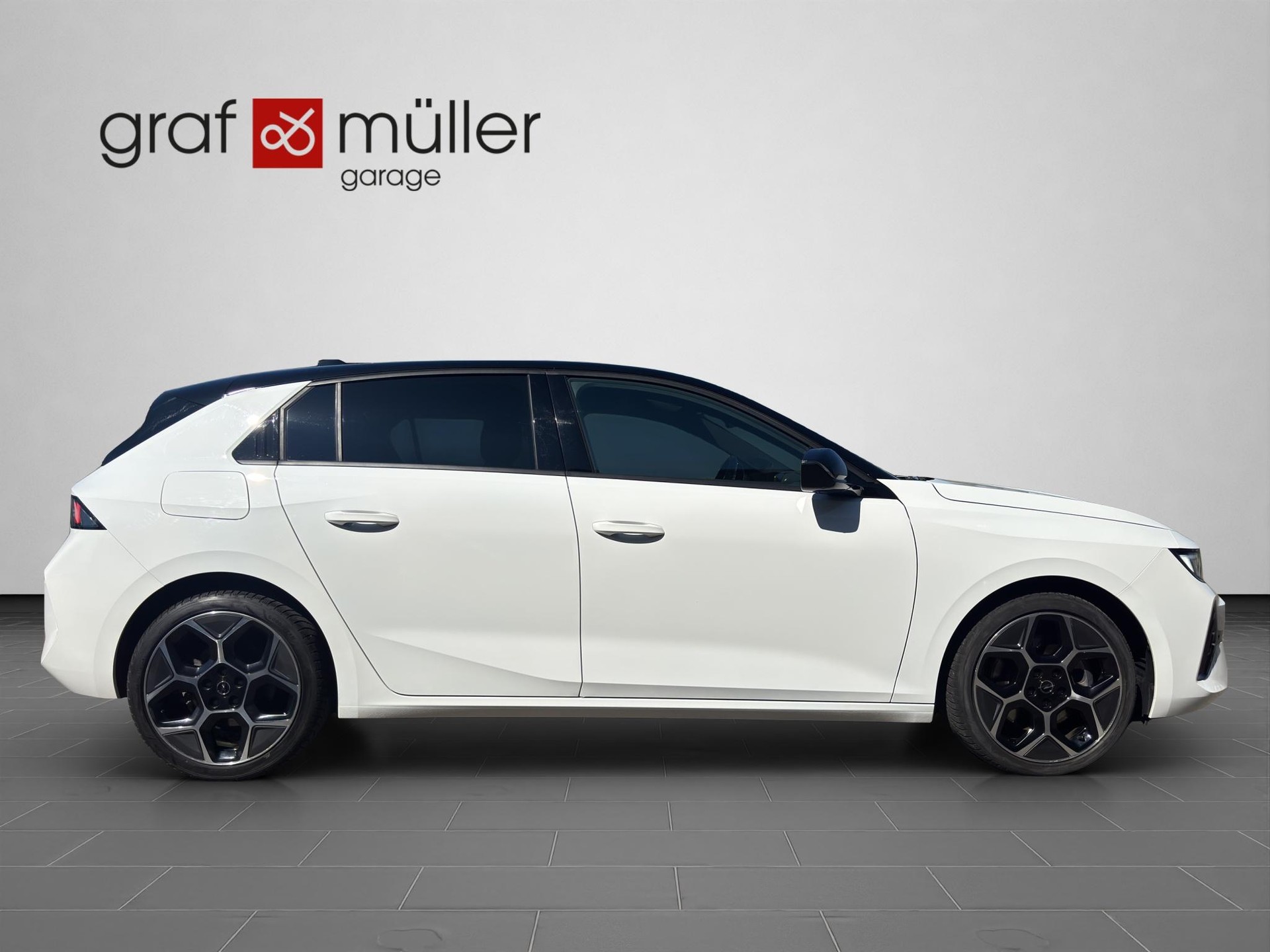 OPEL Astra 1.6 T PHEV 180 Swiss Plus-image-17