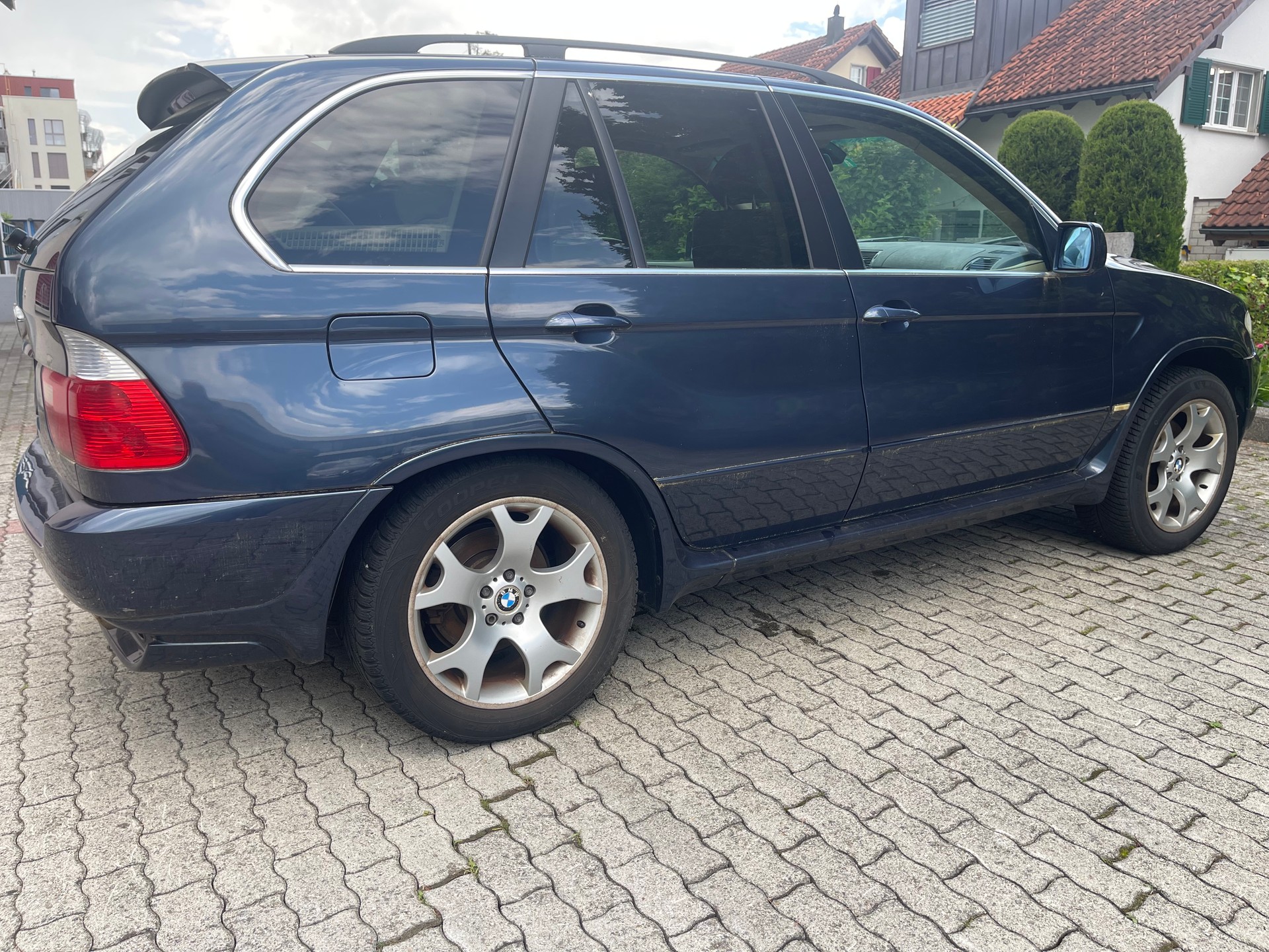 BMW X5 4.4i-image-1