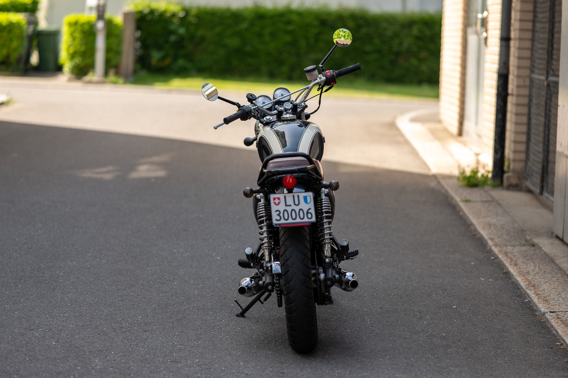 MASH 650 Six Hundred Classic-image-3