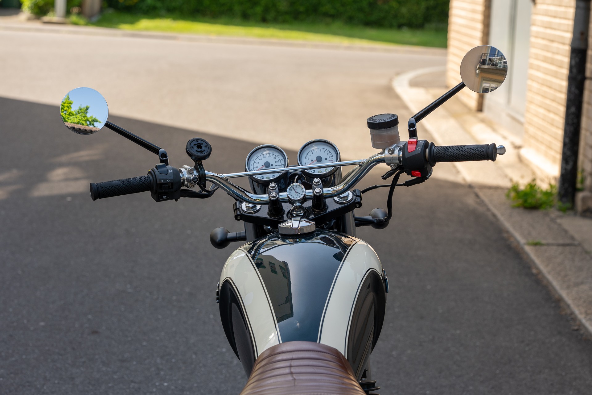 MASH 650 Six Hundred Classic-image-4