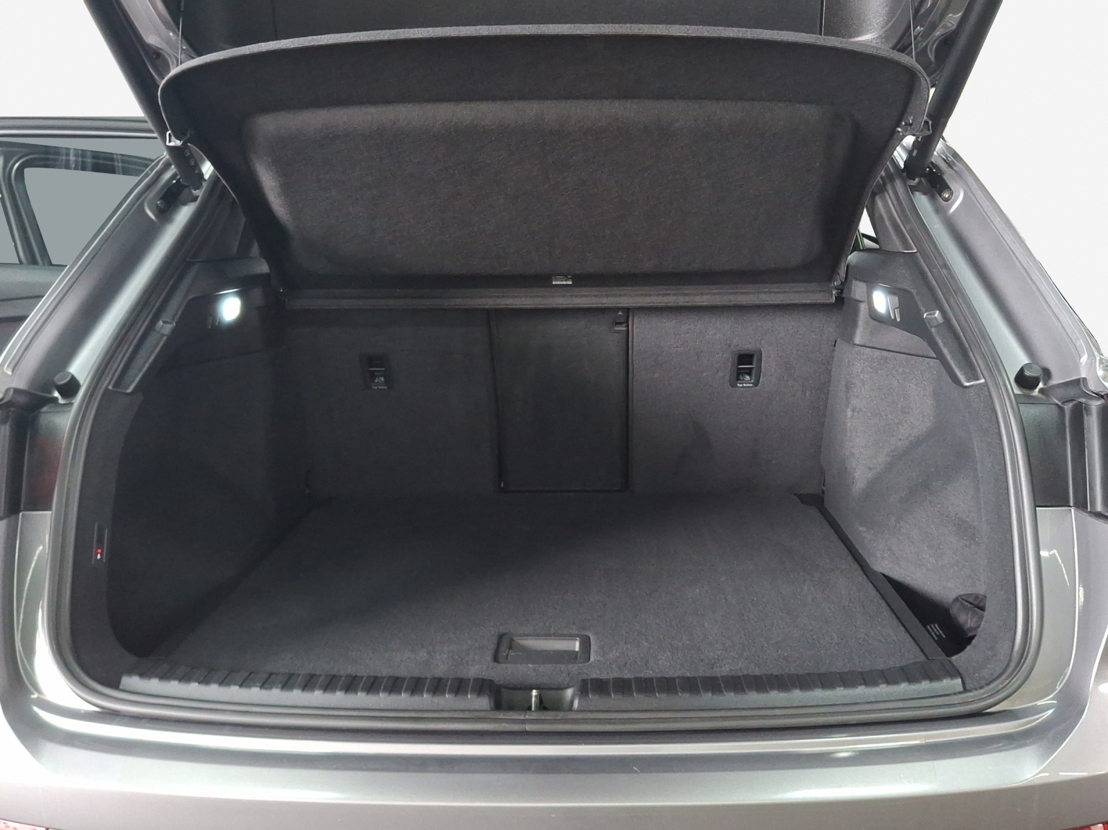 AUDI Q4 e-tron 50 quattro-image-12