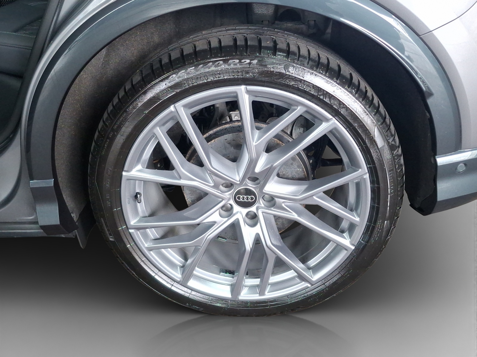 AUDI Q4 e-tron 50 quattro-image-13