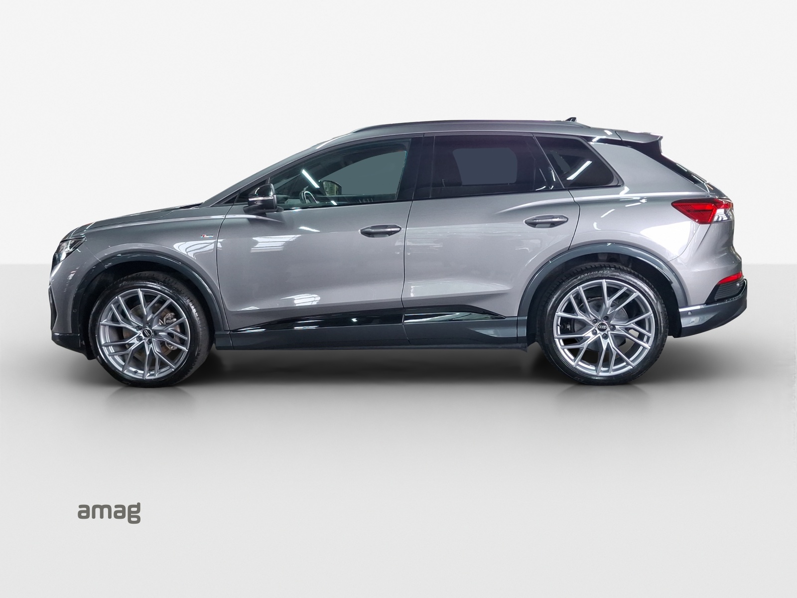 AUDI Q4 e-tron 50 quattro-showroom-element-1